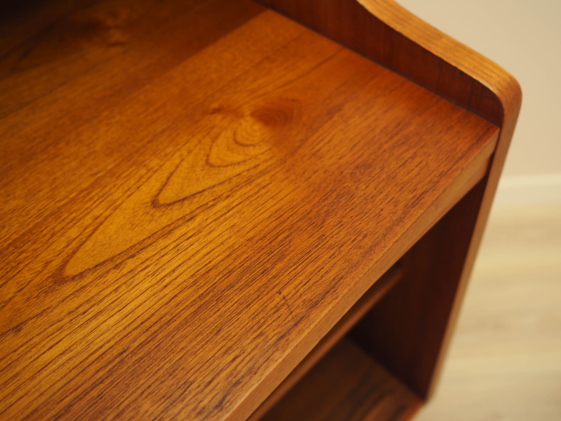 Biblioteczka, teak brązowy, proj. J. Sorth, Dania, lata 70. - 230626