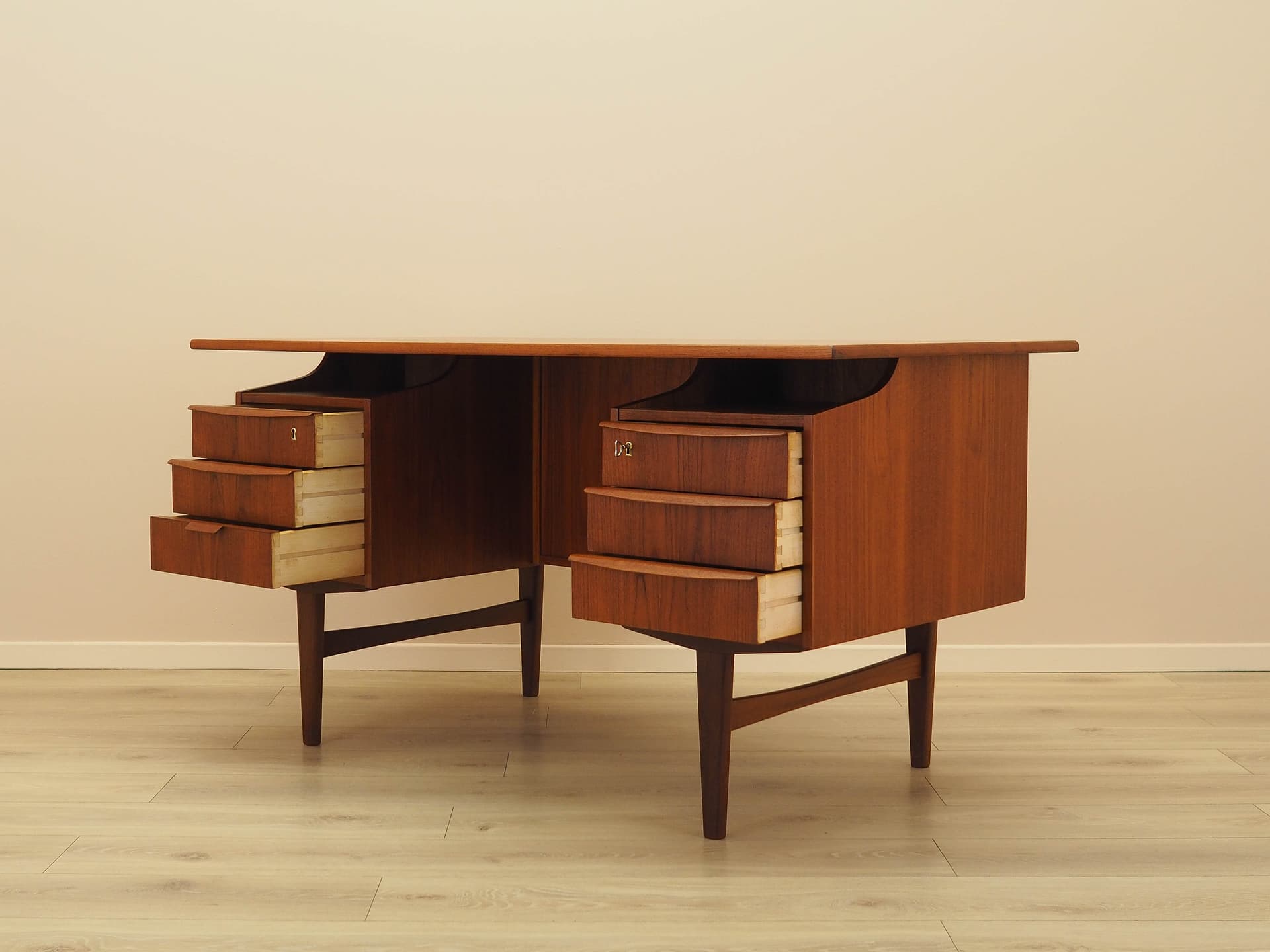 Biurko, teak brązowy, Dania, lata 70. - 230671