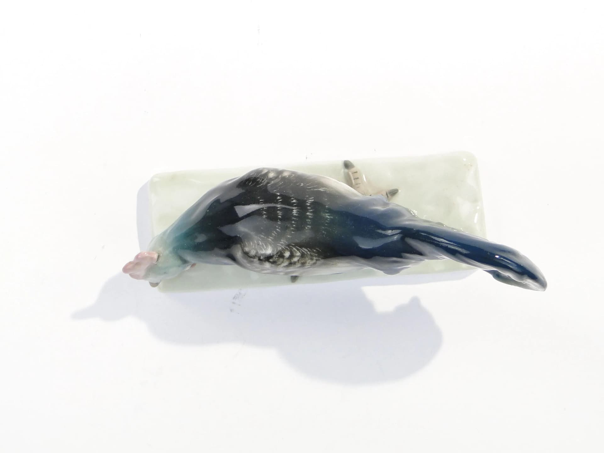 Figurka koguta, secesja, granatowy, porcelana, Austria, I poł. XX w. - 17171