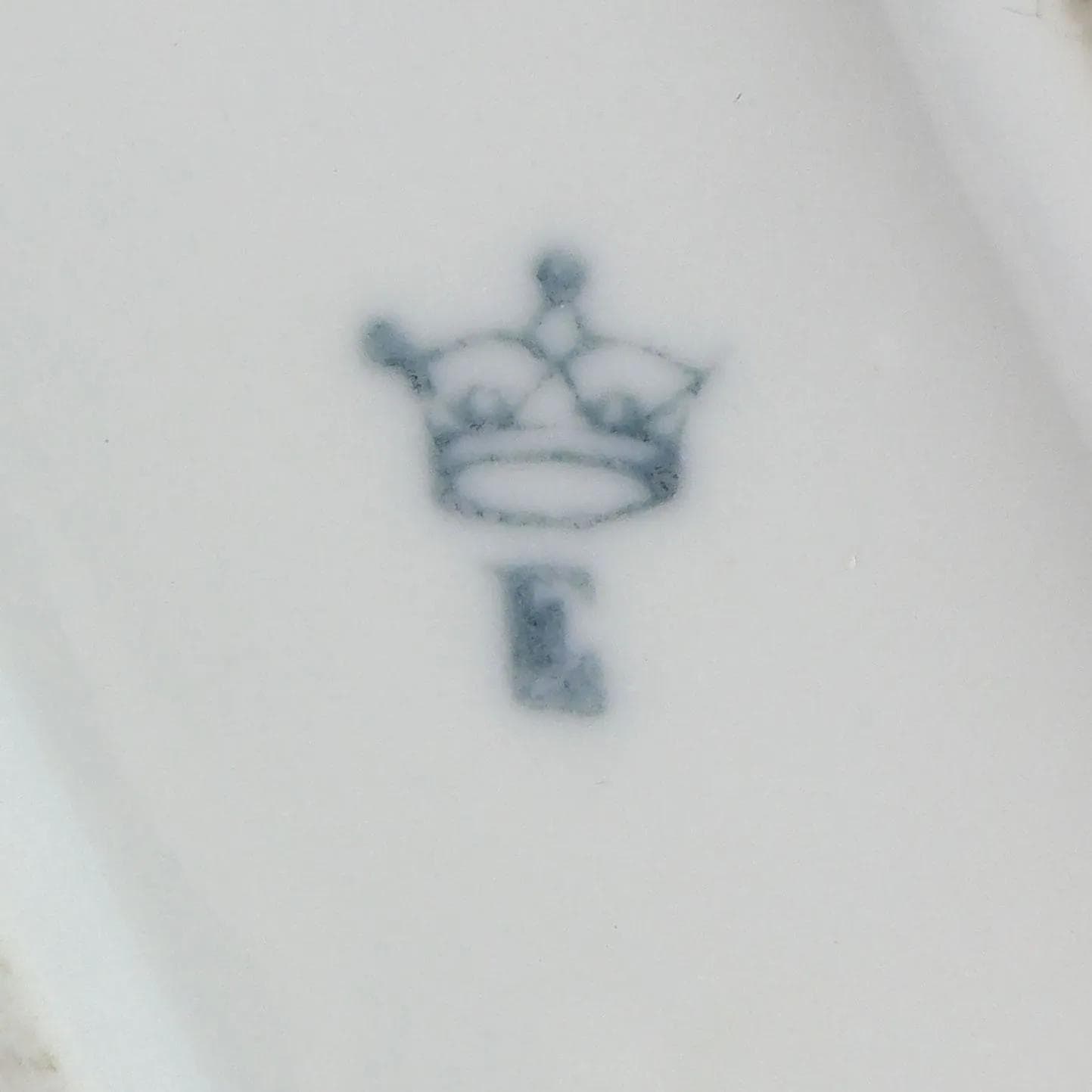 Figurka koguta, secesja, granatowy, porcelana, Austria, I poł. XX w. - 17170