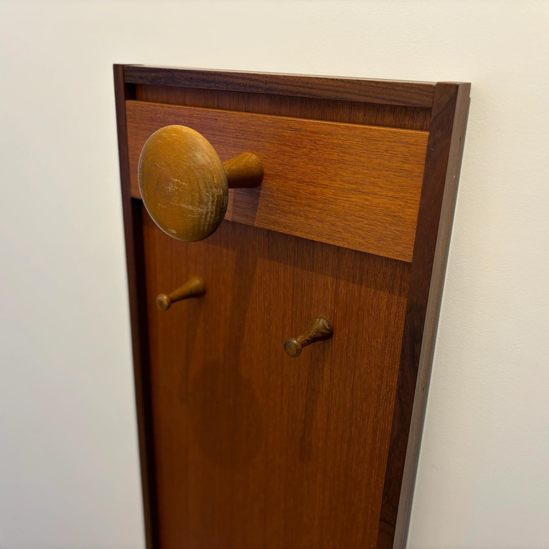 Wieszak ścienny, palisander brązowy, Dania, lata 70. - 17706