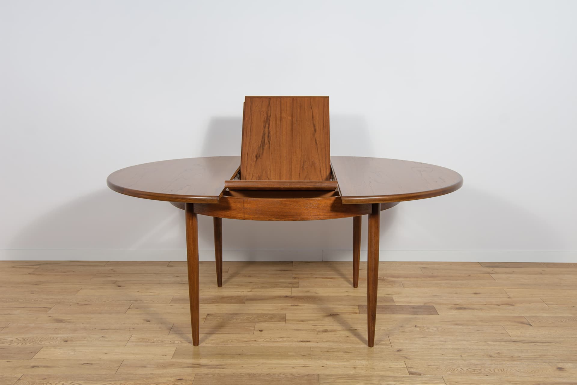 Stół okrągły rozkładany, teak brązowy, G-Plan, Wielka Brytania, lata 60. - 231934