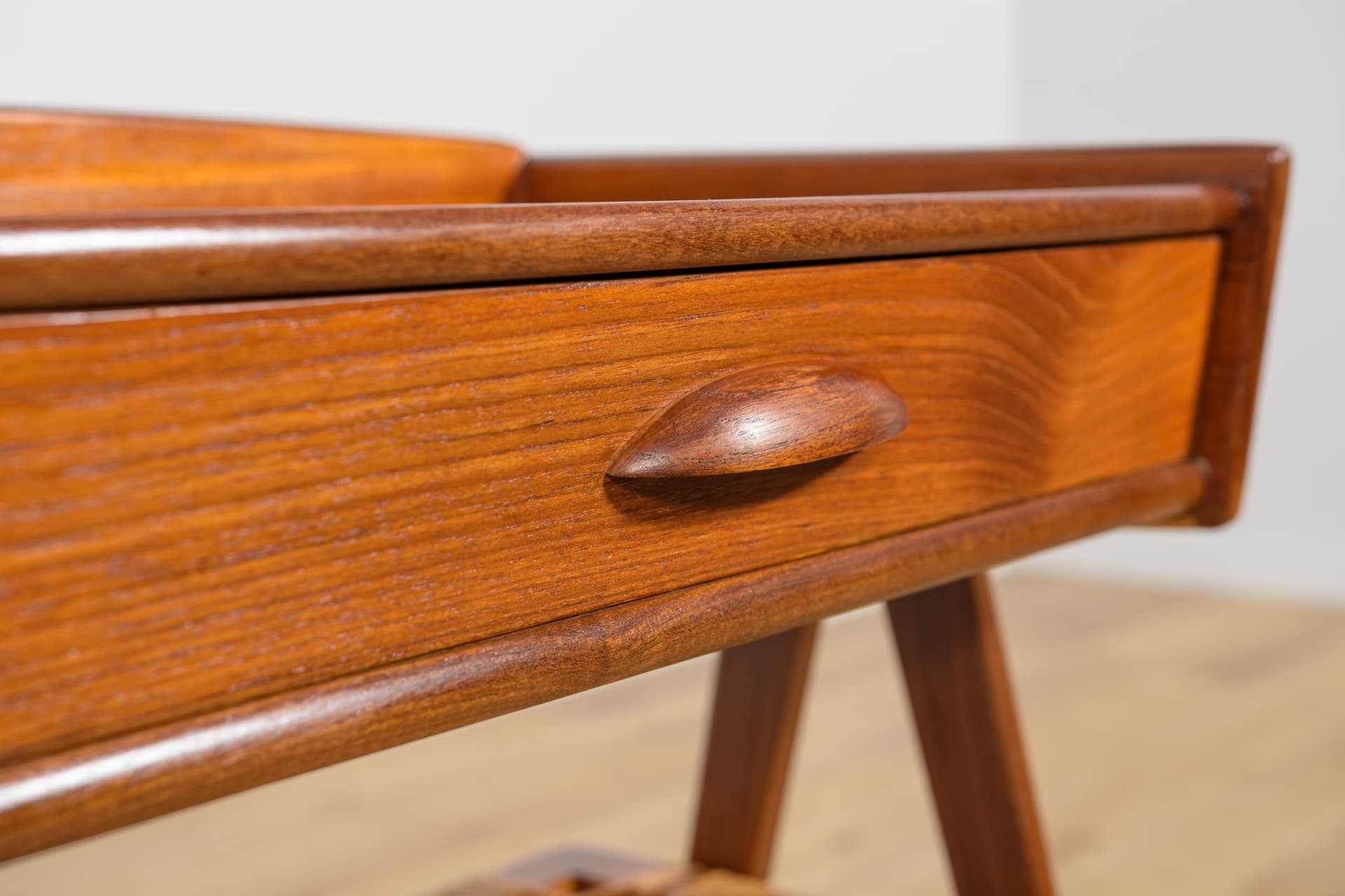 Para stolików nocnych, teak brązowy, rattan beżowy, proj. S. Rasmussen, Dania, lata 60. - 232011