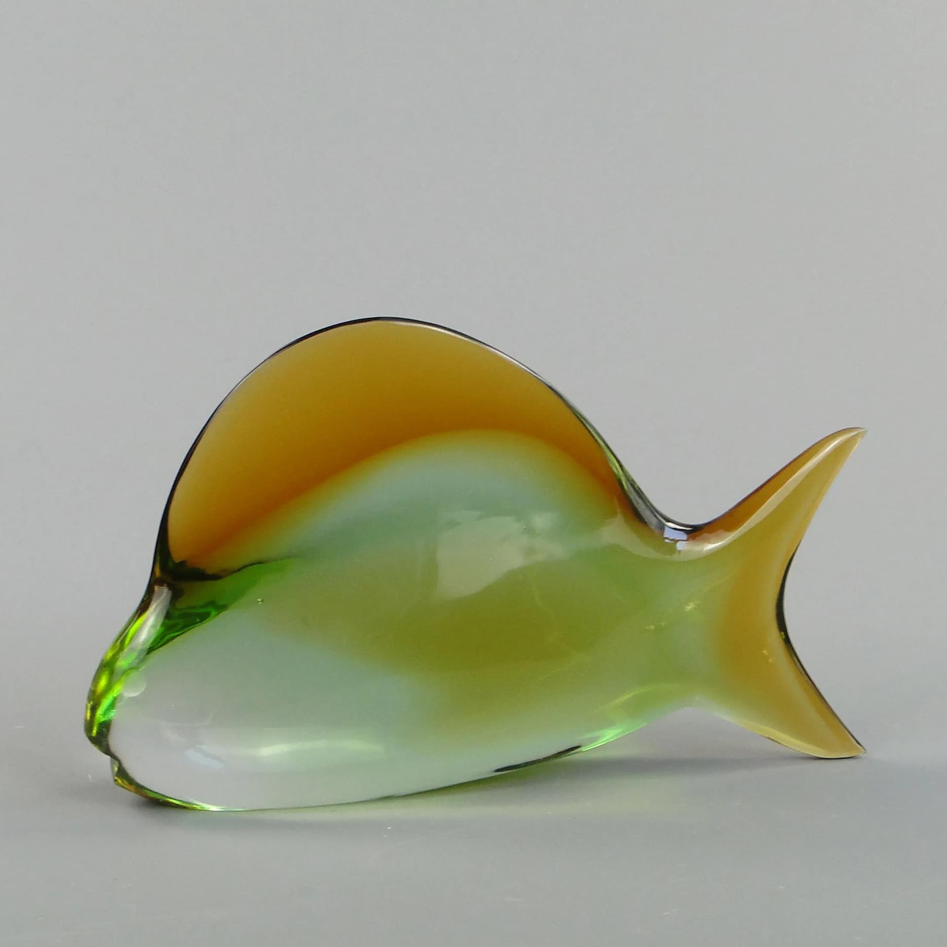 Rzeźba ryba, szkło kryształowe multikolor, proj. J. Rozinek, S. Honzik, Czechosłowacja, lata 60. - 17118