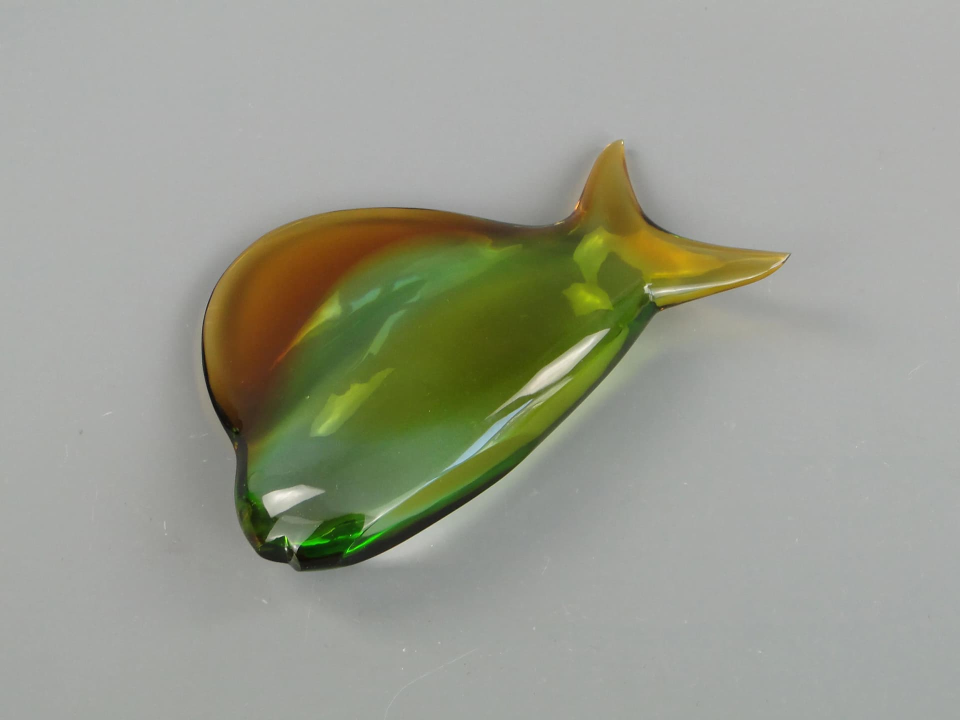 Rzeźba ryba, szkło kryształowe multikolor, proj. J. Rozinek, S. Honzik, Czechosłowacja, lata 60. - 17126