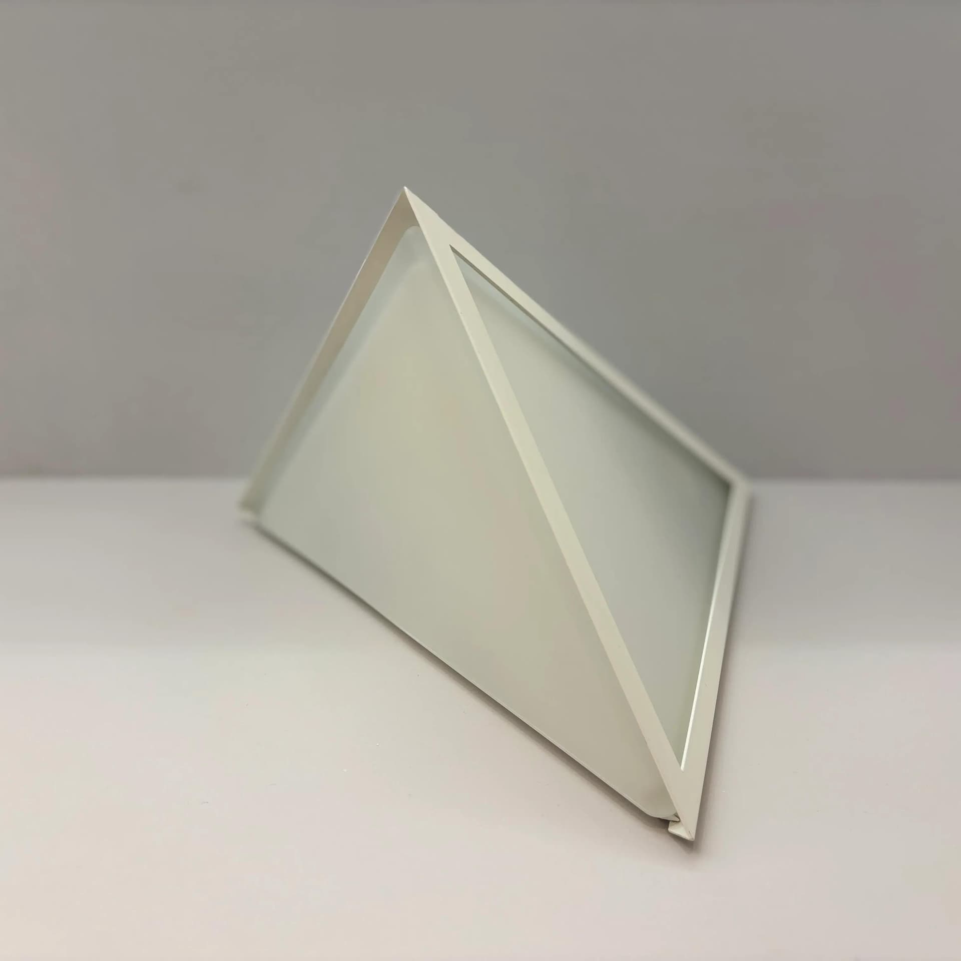 Kinkiet, biały, metal, szkło, Glashütte Limburg, Niemcy, lata 80. - 17680