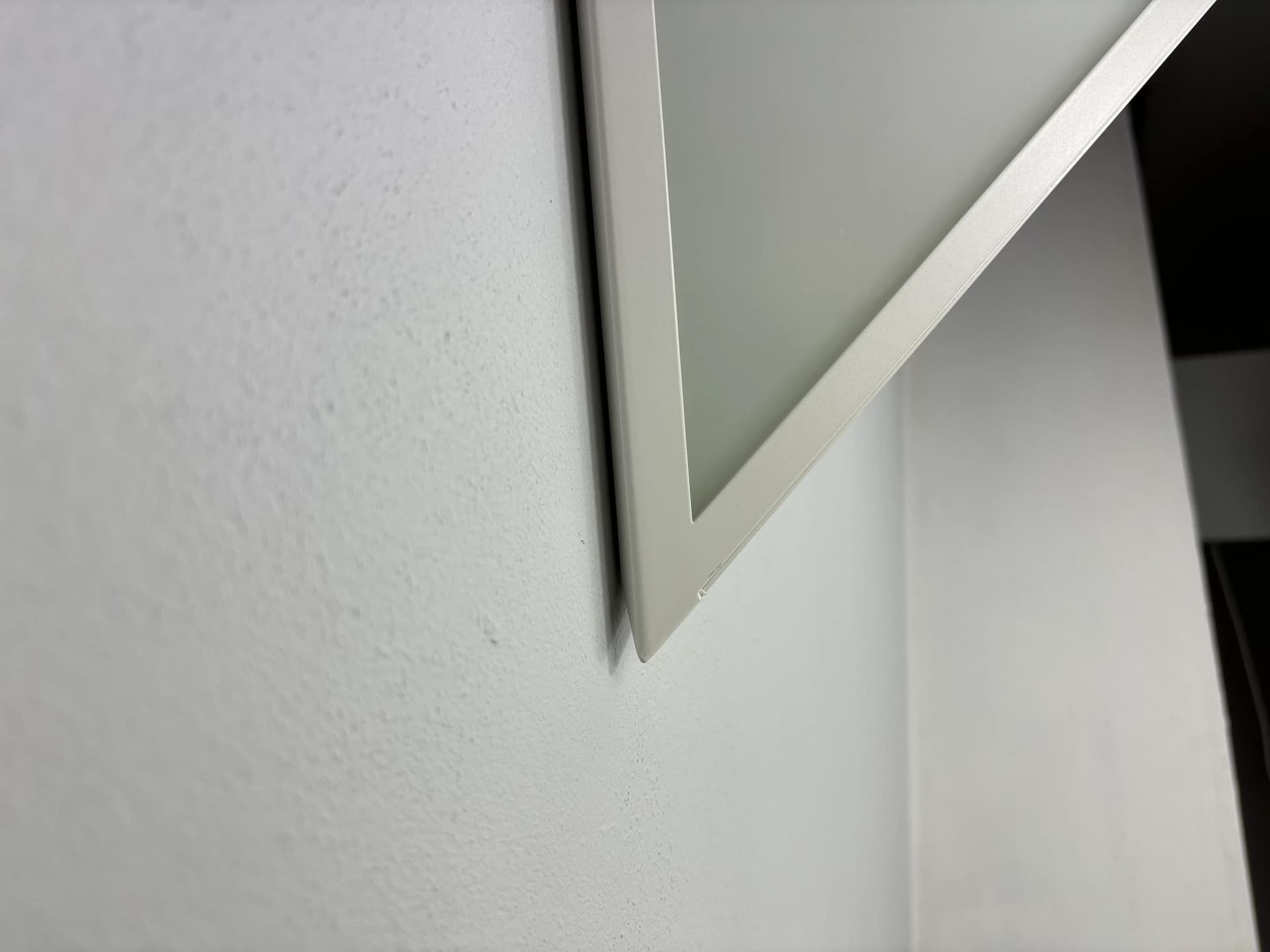 Kinkiet, biały, metal, szkło, Glashütte Limburg, Niemcy, lata 80. - 17676