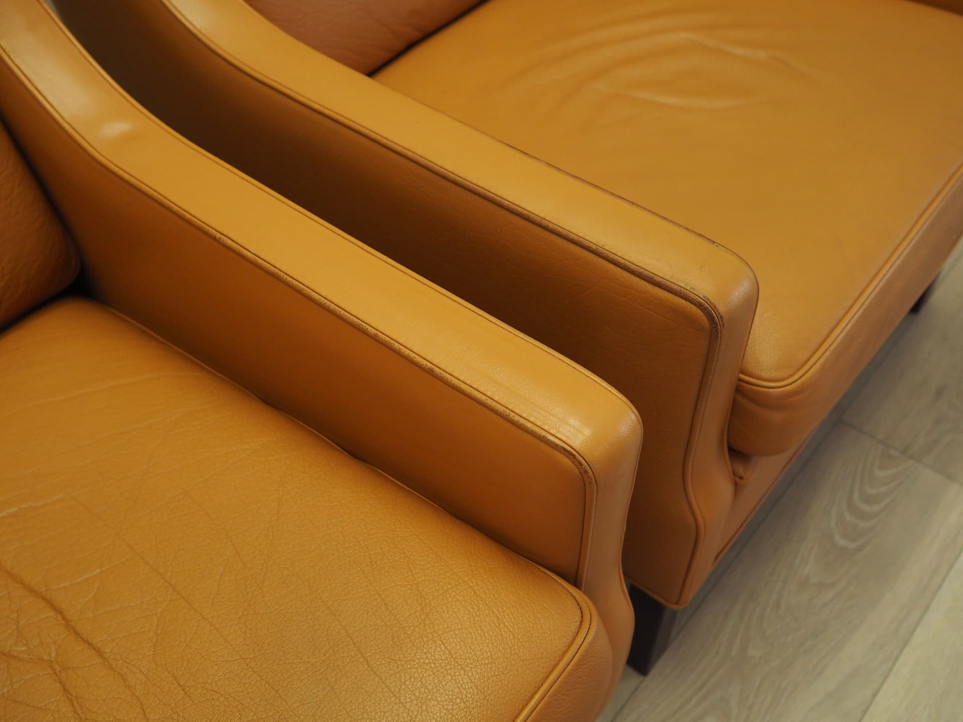 Set of Lounge Armchairs, yellow natural leather, beech, Denmark, 1970s. - 77512