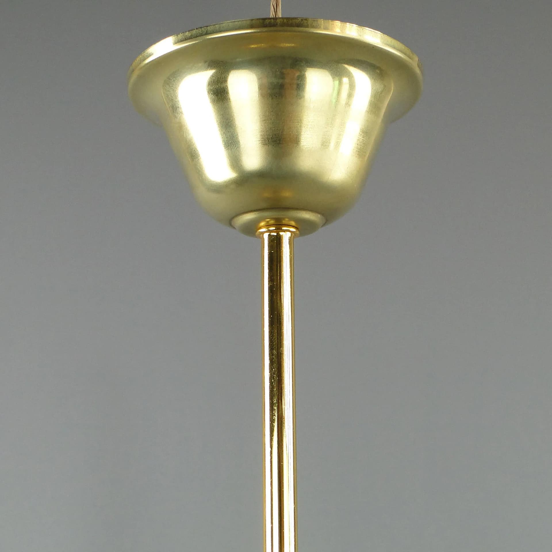 Lampa wisząca Art Deco, szkło różowy, mosiądz, Polska, lata 20. - 17101