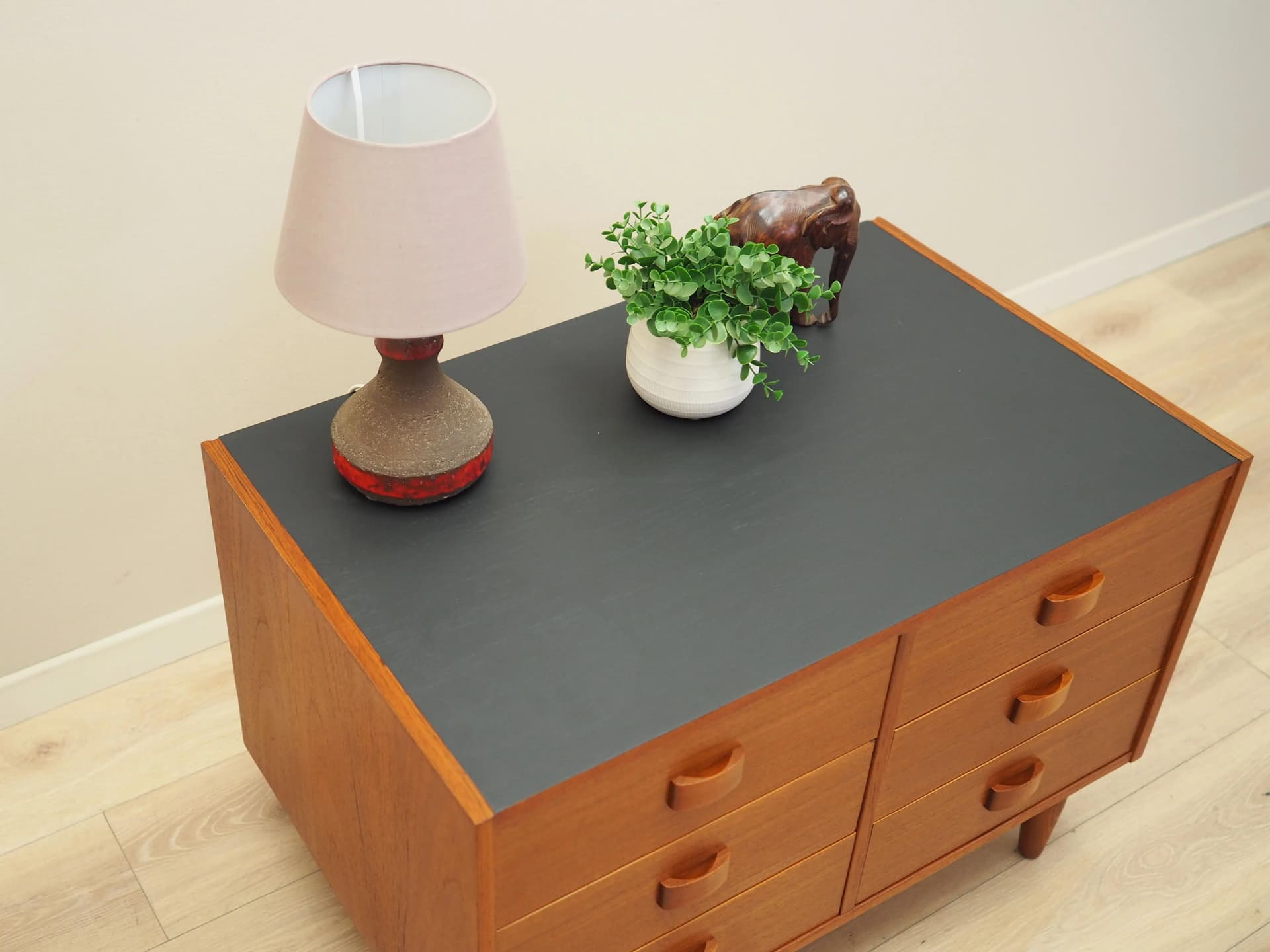 Lampka stołowa, mid-century modern, ceramika brązowa, abażur beżowy, Dania, lata 60. - 17408