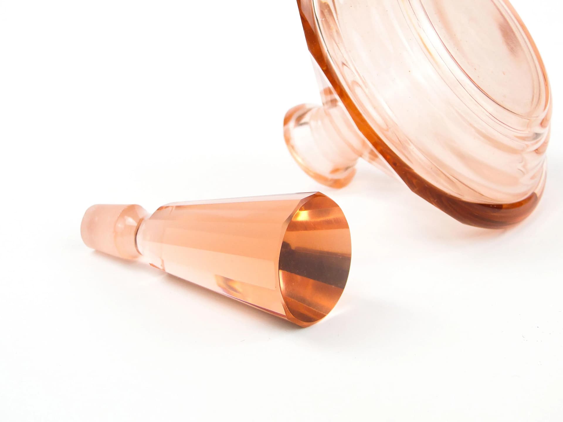 Flakon Art Deco, szkło kryształowe rozalinowy, Czechy, lata 30. - 17808