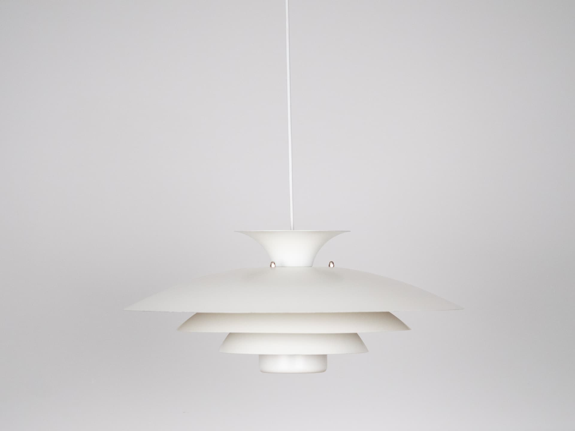 Lampa wisząca Form Light, biały, aluminium, Dania, lata 80. - 239994