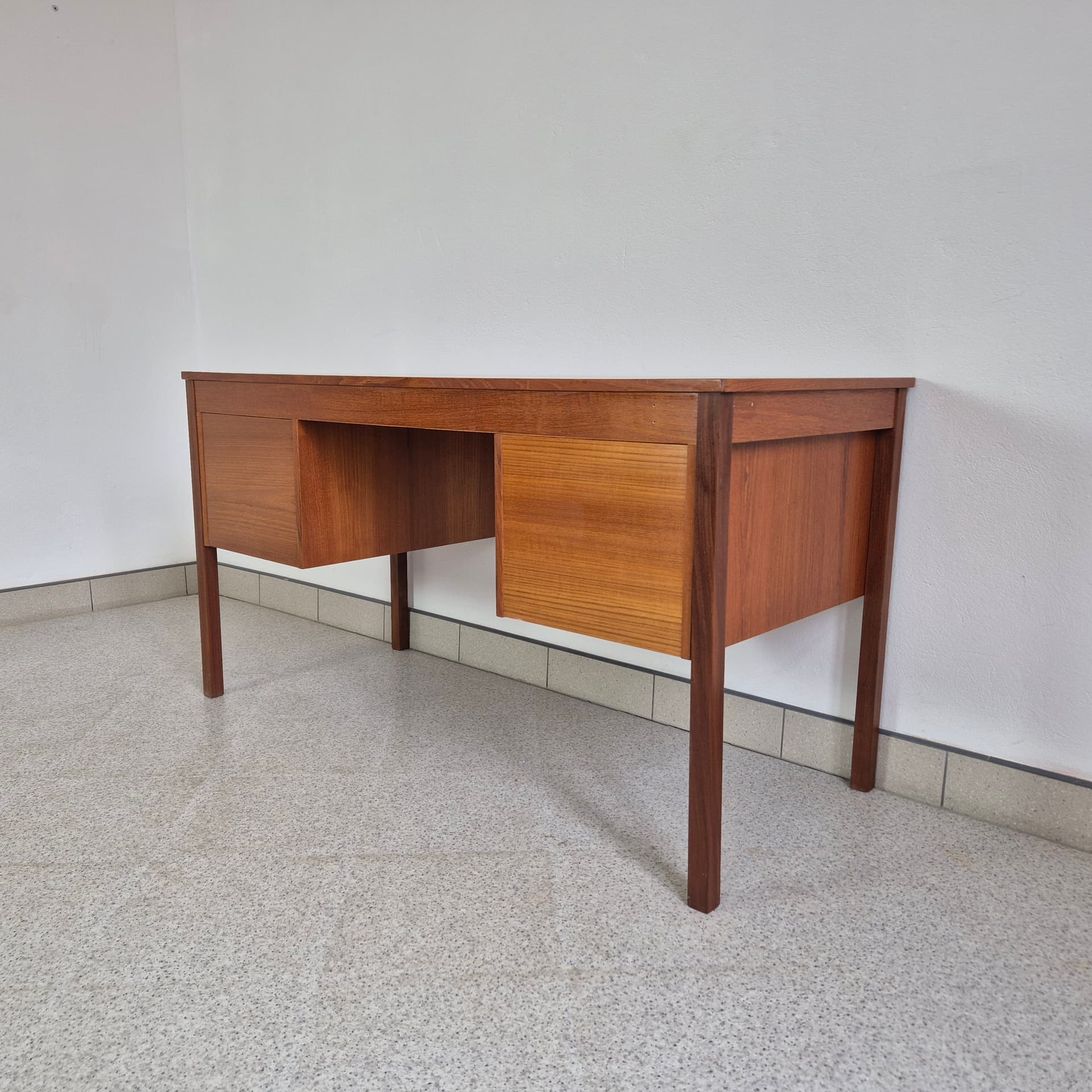 Biurko, Domino Møbler, teak brązowy, Dania, lata 60. - 240046