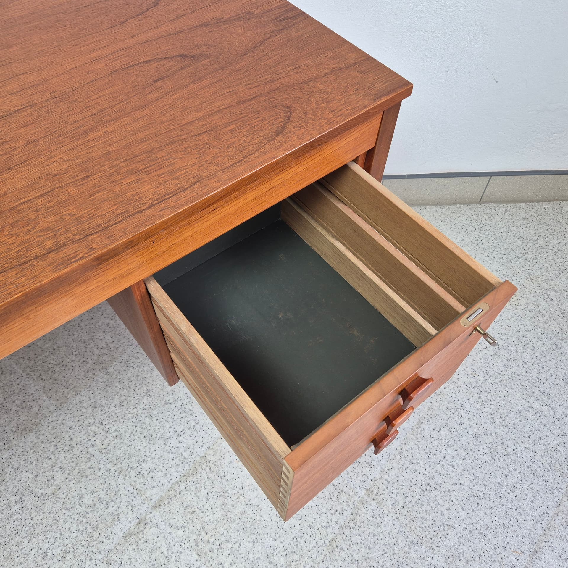 Biurko, Domino Møbler, teak brązowy, Dania, lata 60. - 240050