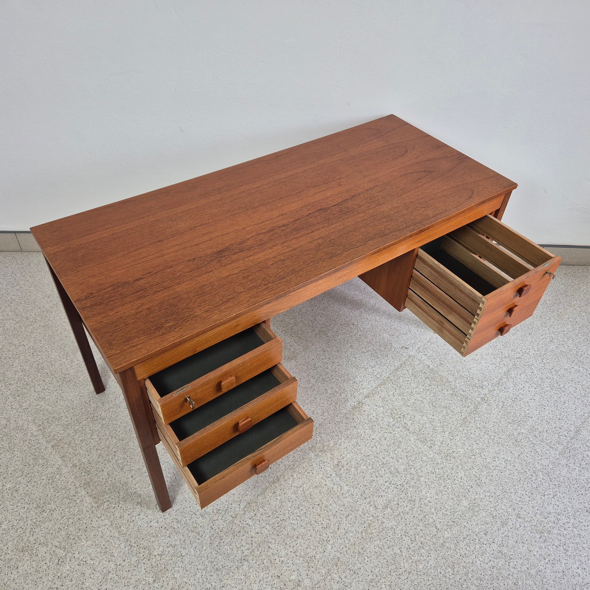 Biurko, Domino Møbler, teak brązowy, Dania, lata 60. - 240049