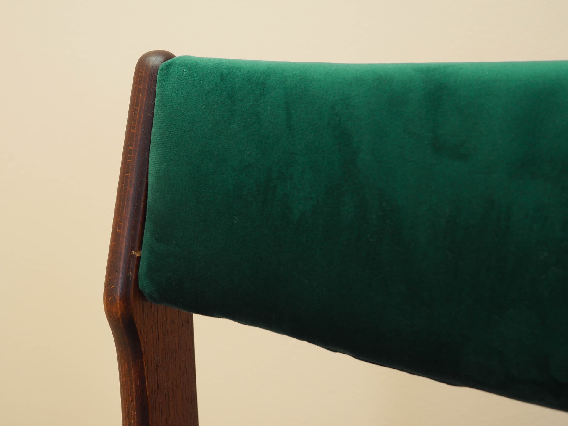 Komplet sześciu krzeseł, teak, velvet zielony, Dania, lata 70. - 240472