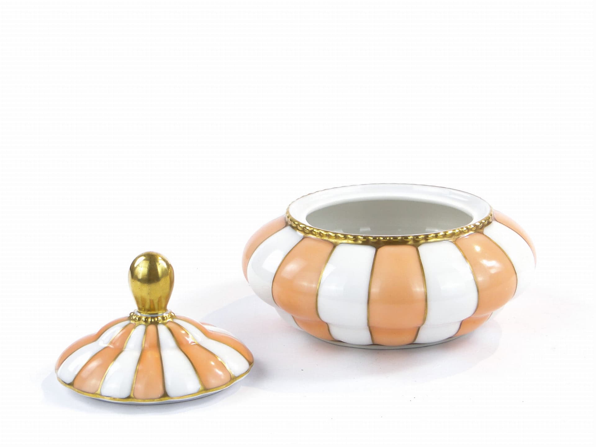 Bomboniera, biała porcelana, złocenia, Czechy, początek XX w. - 240500