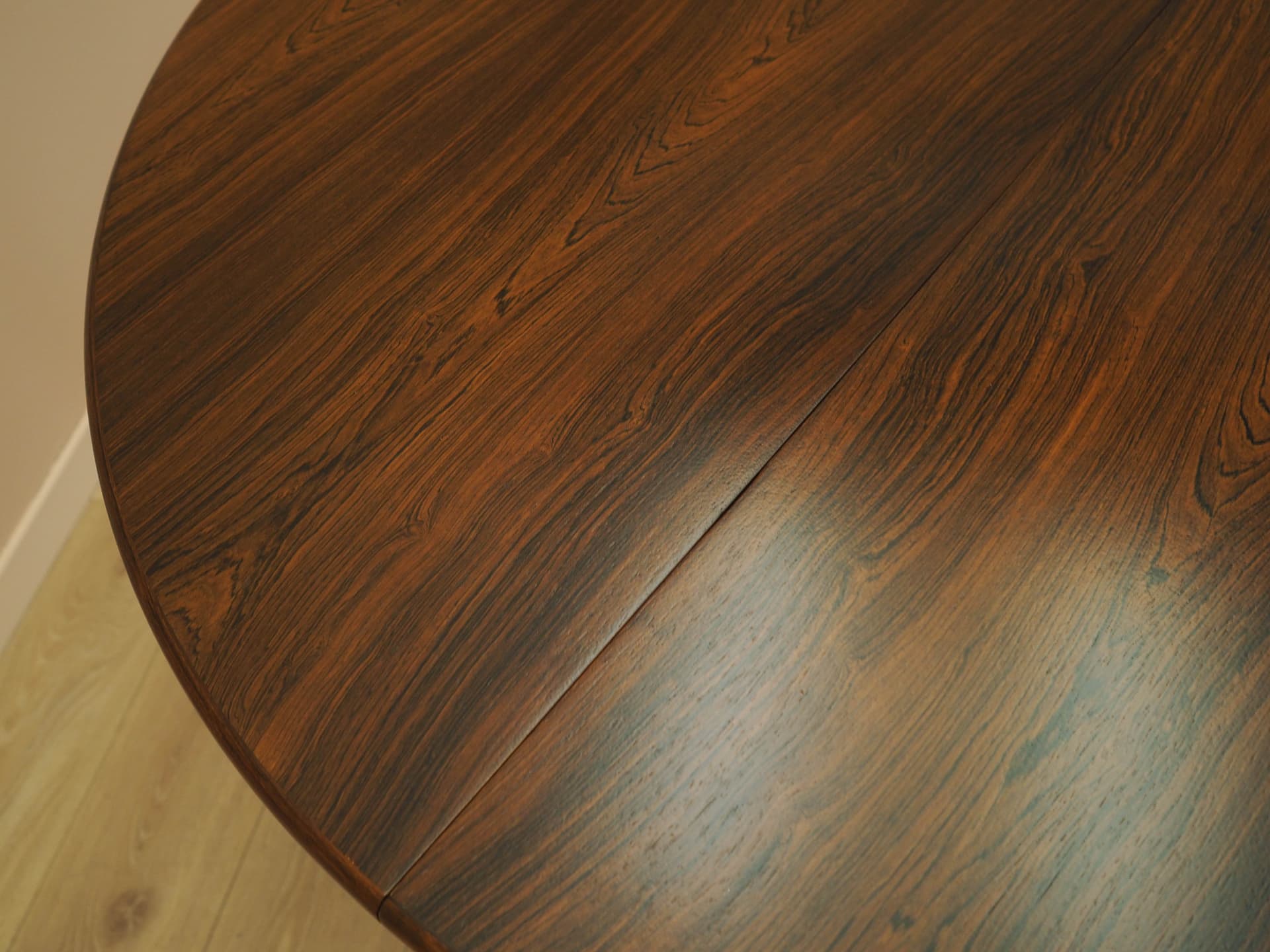 Stół okrągły, palisander brązowy, proj. H. Østergaard, Randers Møbelfabrik, Dania, lata 60. - 240585