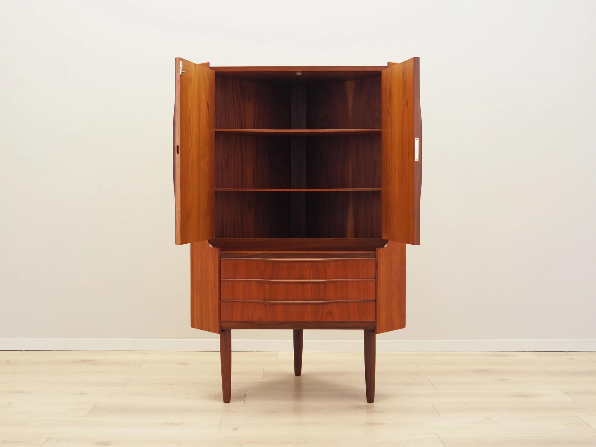 Szafka narożna, teak pomarańczowy, Dania, lata 70. - 17911