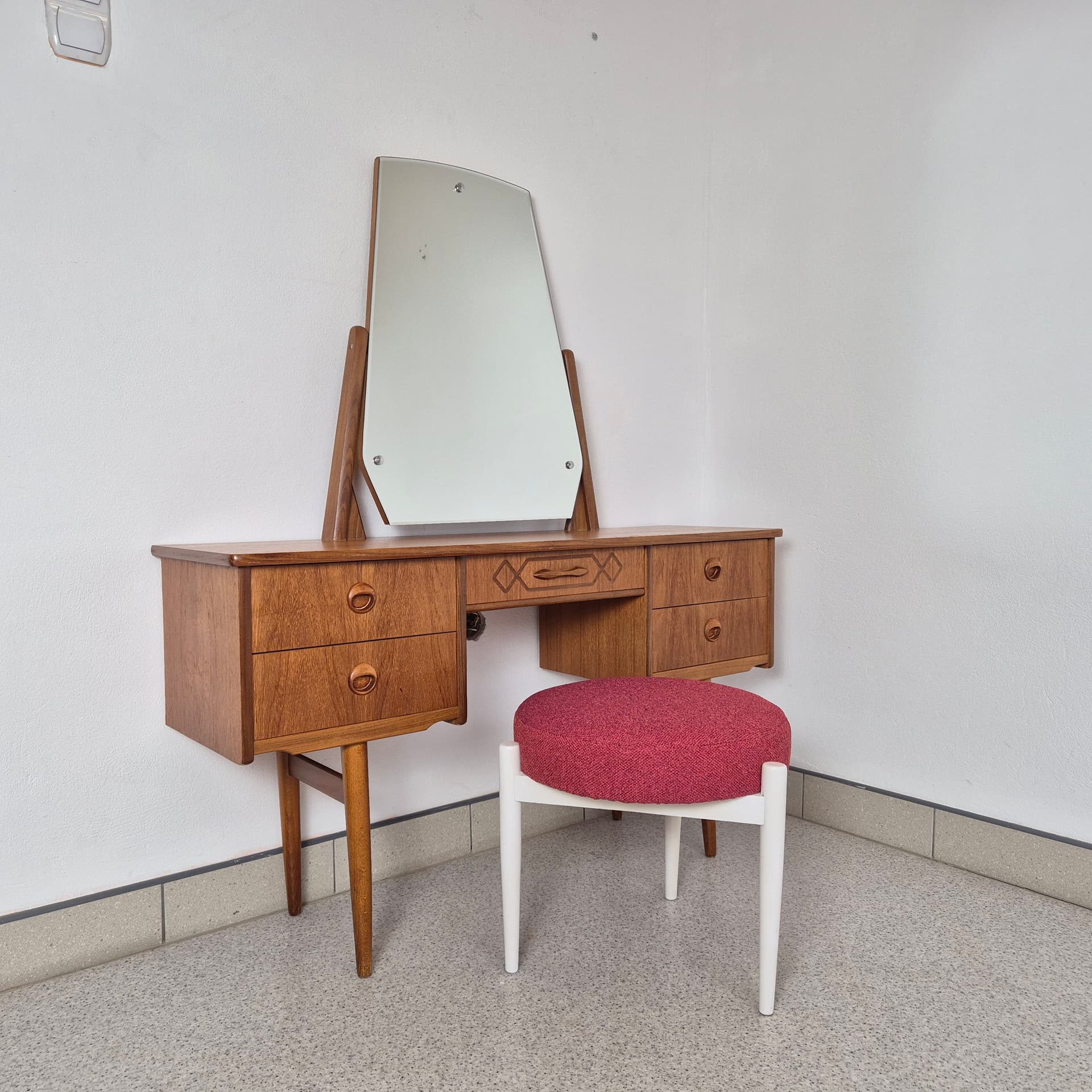 Toaletka, teak brązowy, Norwegia, lata 60. - 241147