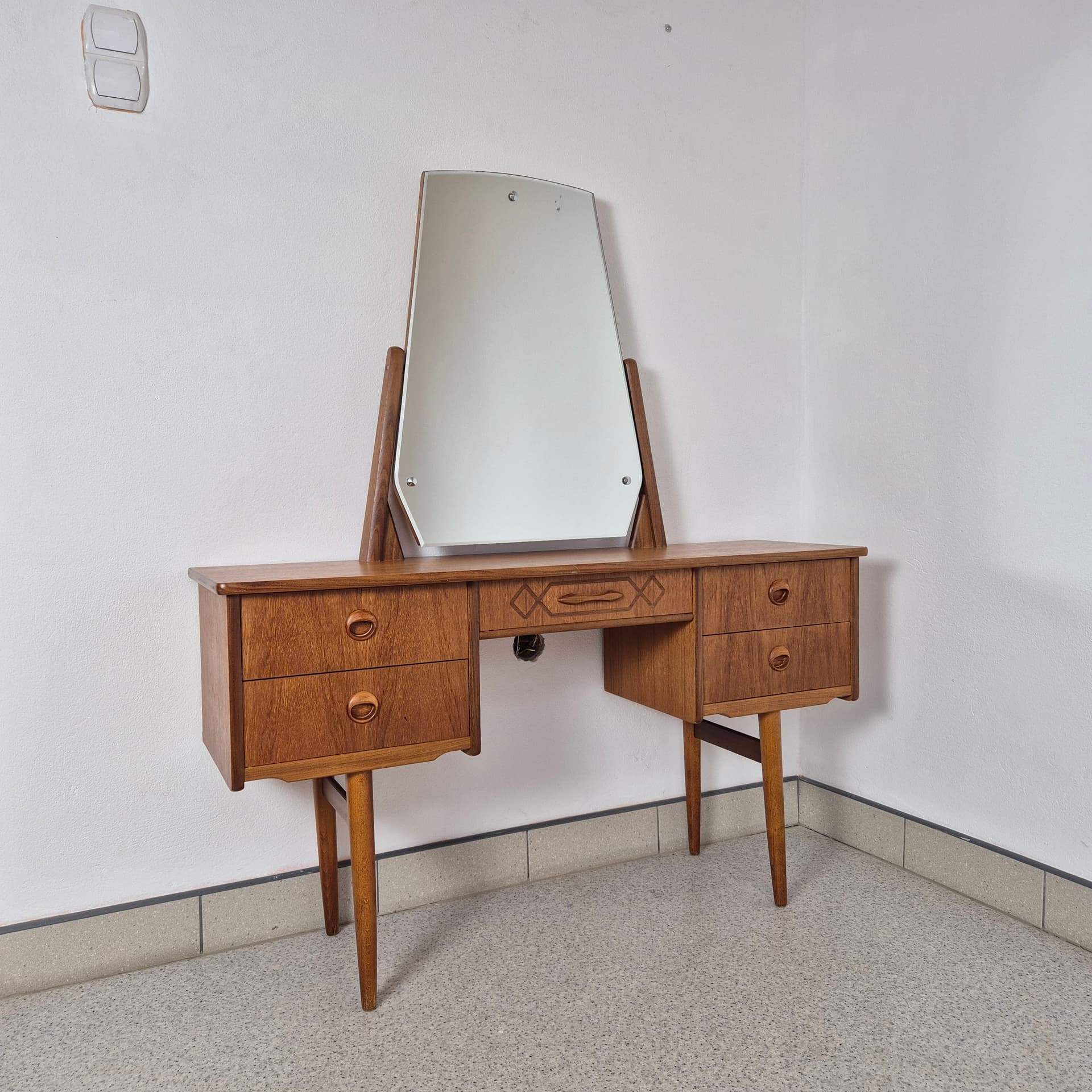 Toaletka, teak brązowy, Norwegia, lata 60. - 241144