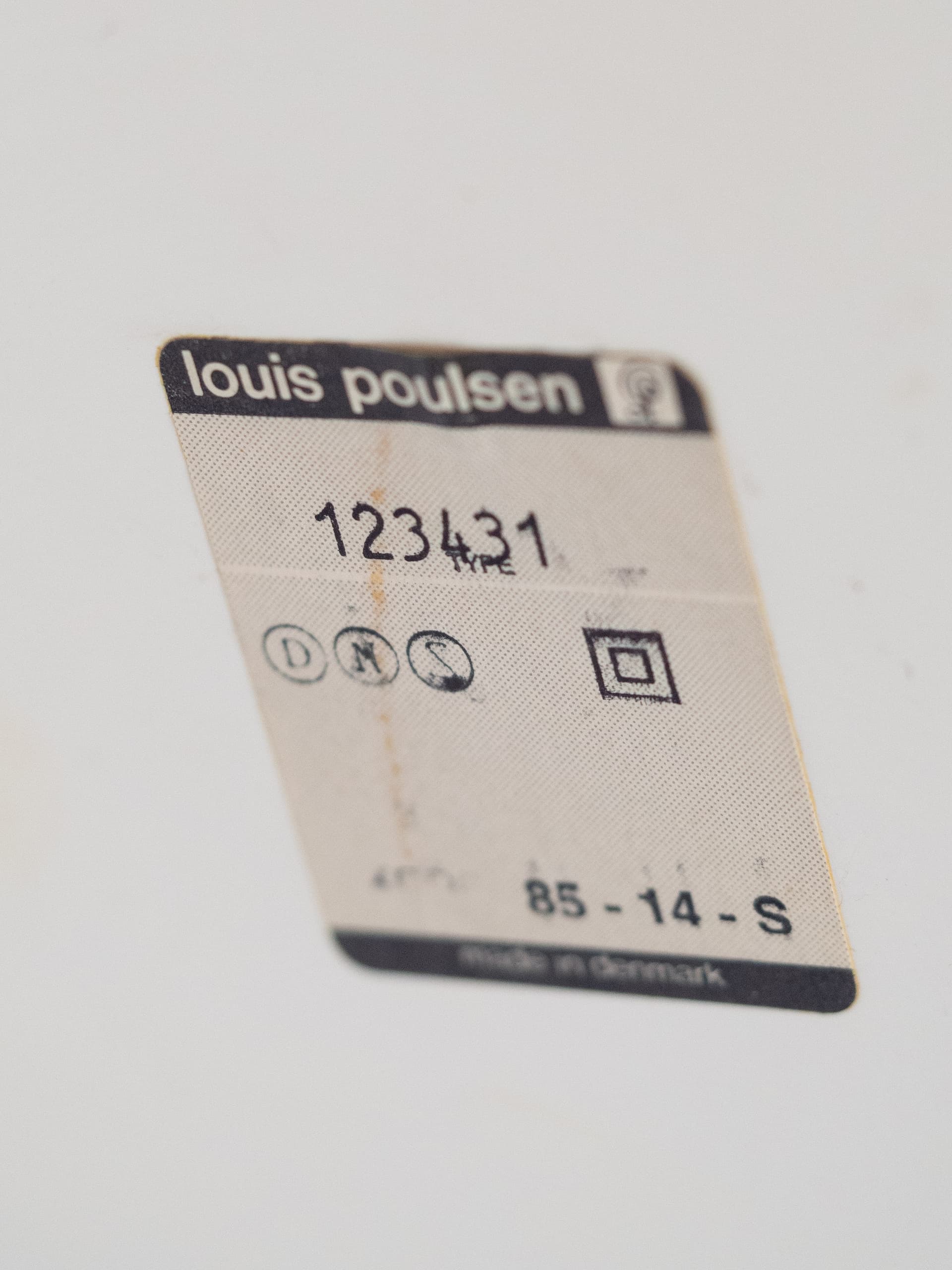 Lampa stołowa Panthella, plastik biały, plastik beżowy, proj. V. Panton, Louis Poulsen, Dania, lata 70. - 241402