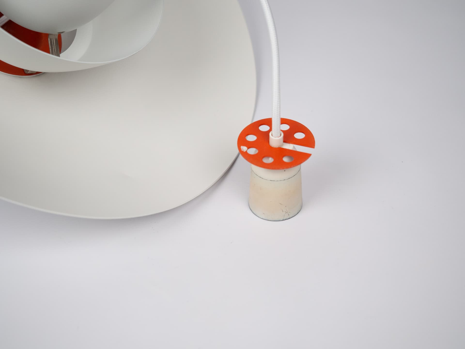 Lampa wisząca PH 4/3, biały, aluminium, proj. P. Henningsen, Louis Poulsen, Dania, lata 90. - 242667