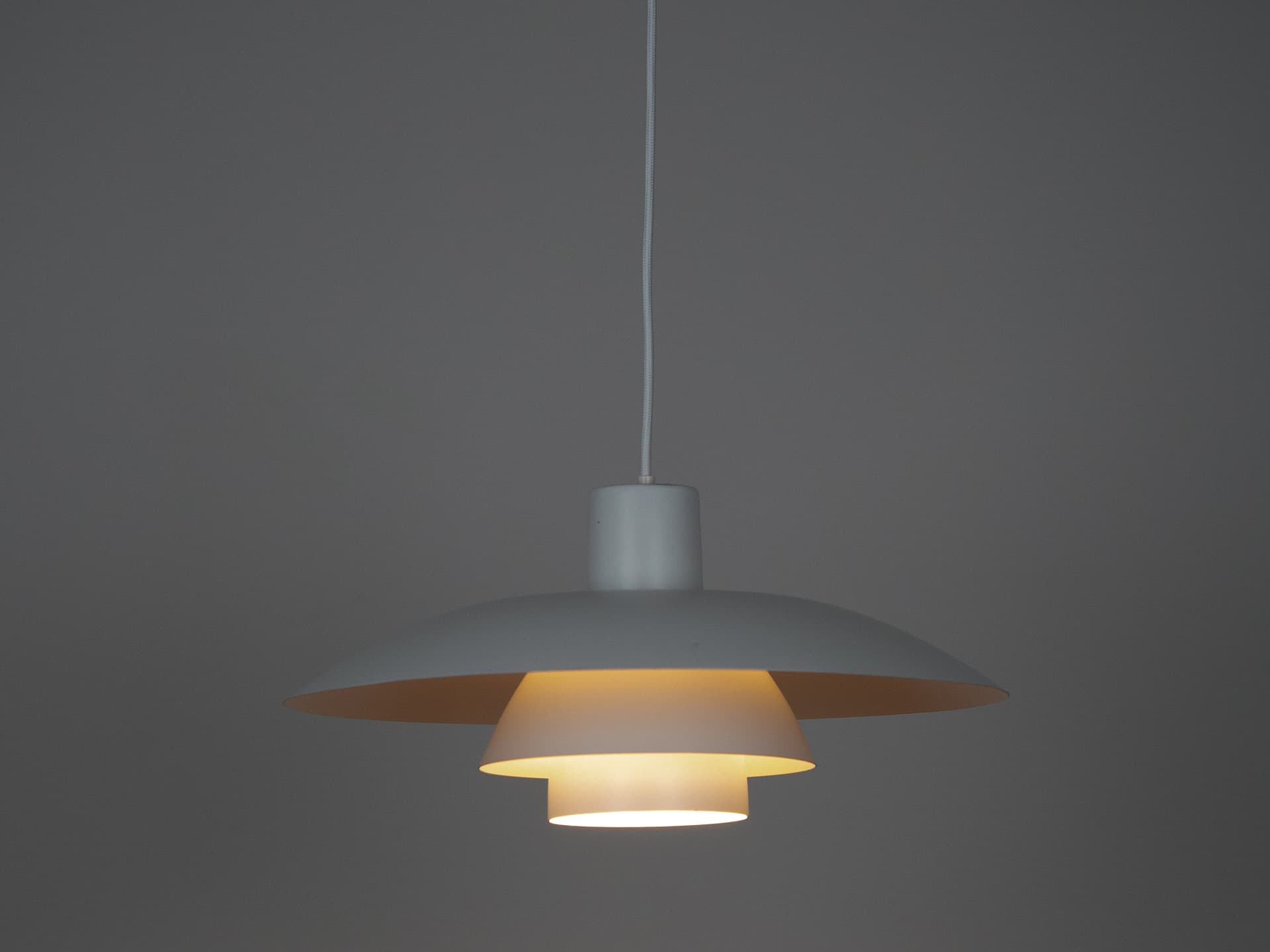 Lampa wisząca PH 4/3, biały, aluminium, proj. P. Henningsen, Louis Poulsen, Dania, lata 90. - 242660