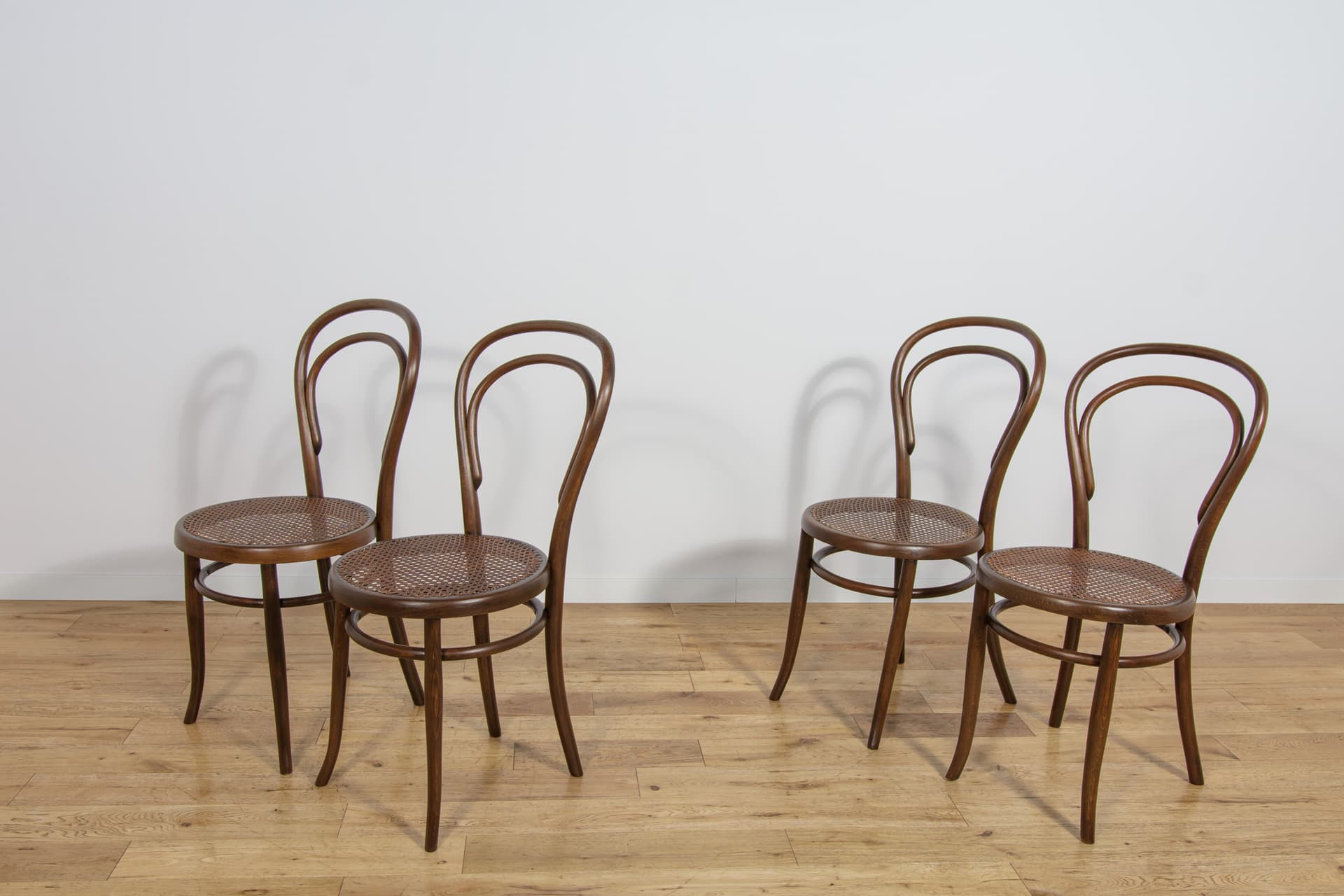 Komplet czterech krzeseł No. 14, drewno brązowy, rattan jasny, proj. J. Hoffmann, Austria, pocz. XX w. - 242975