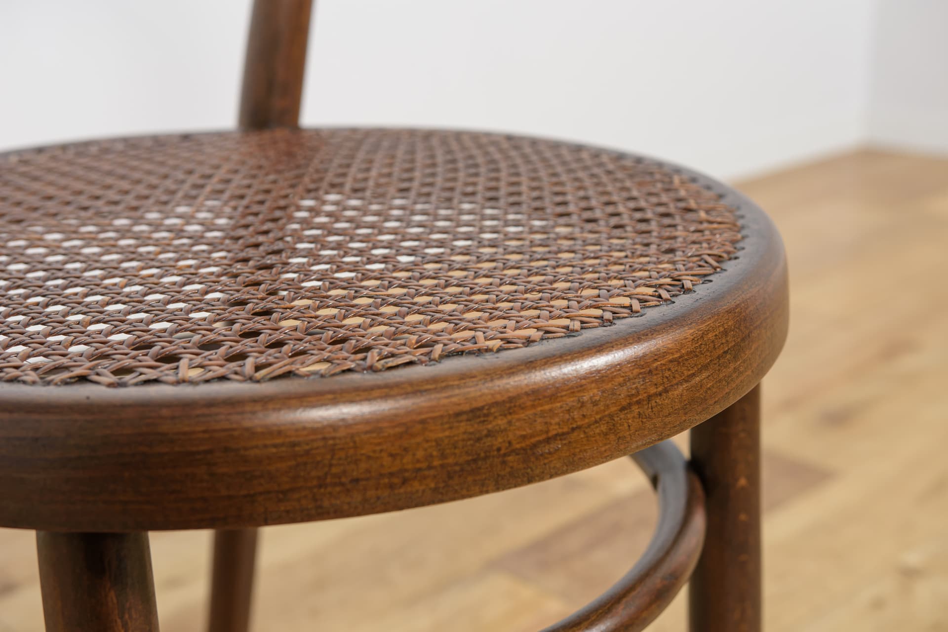 Komplet czterech krzeseł No. 14, drewno brązowy, rattan jasny, proj. J. Hoffmann, Austria, pocz. XX w. - 242983