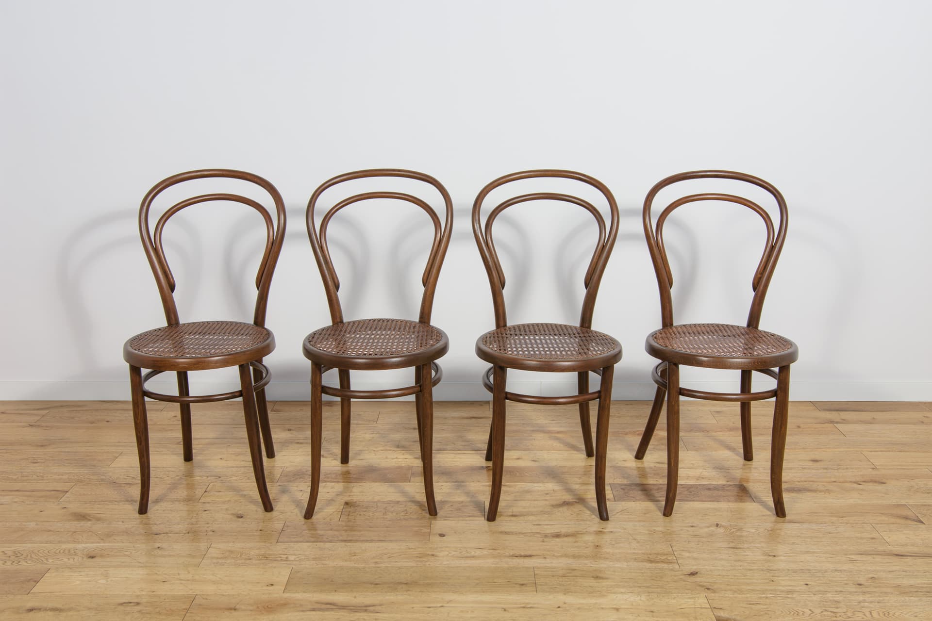 Komplet czterech krzeseł No. 14, drewno brązowy, rattan jasny, proj. J. Hoffmann, Austria, pocz. XX w. - 242971