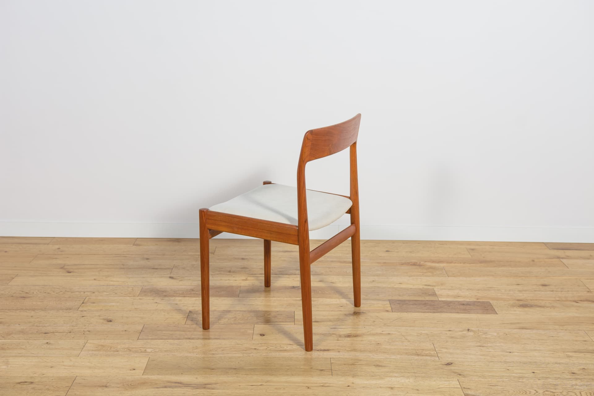 Komplet czterech krzeseł, teak, bawełna beżowa, Wielka Brytania, lata 60. - 243127