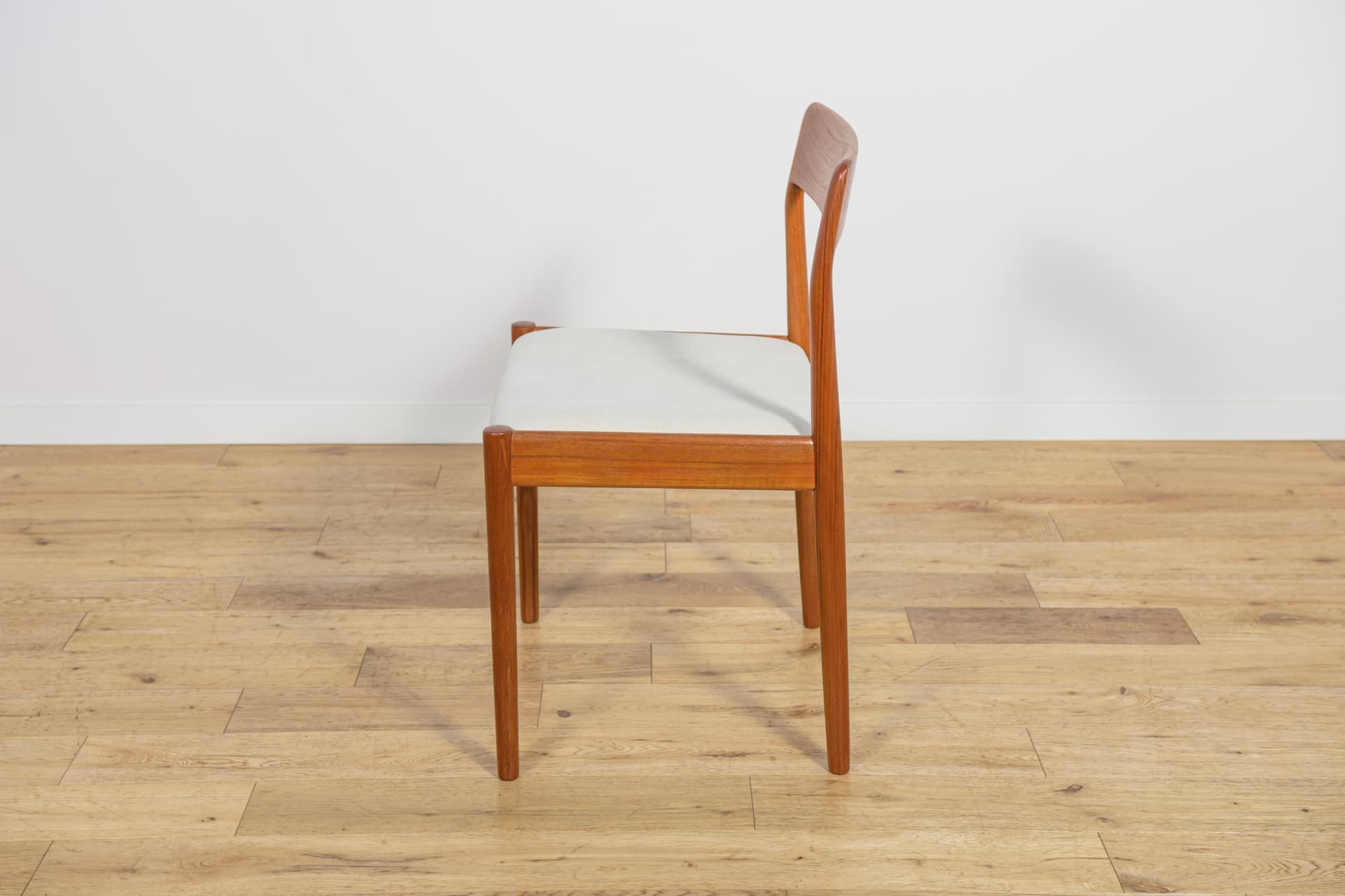 Komplet czterech krzeseł, teak, bawełna beżowa, Wielka Brytania, lata 60. - 243126