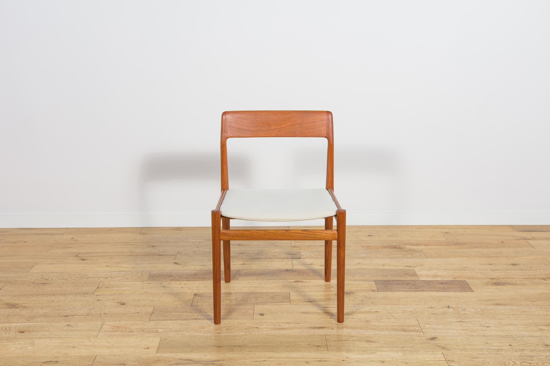 Komplet czterech krzeseł, teak, bawełna beżowa, Wielka Brytania, lata 60. - 243123