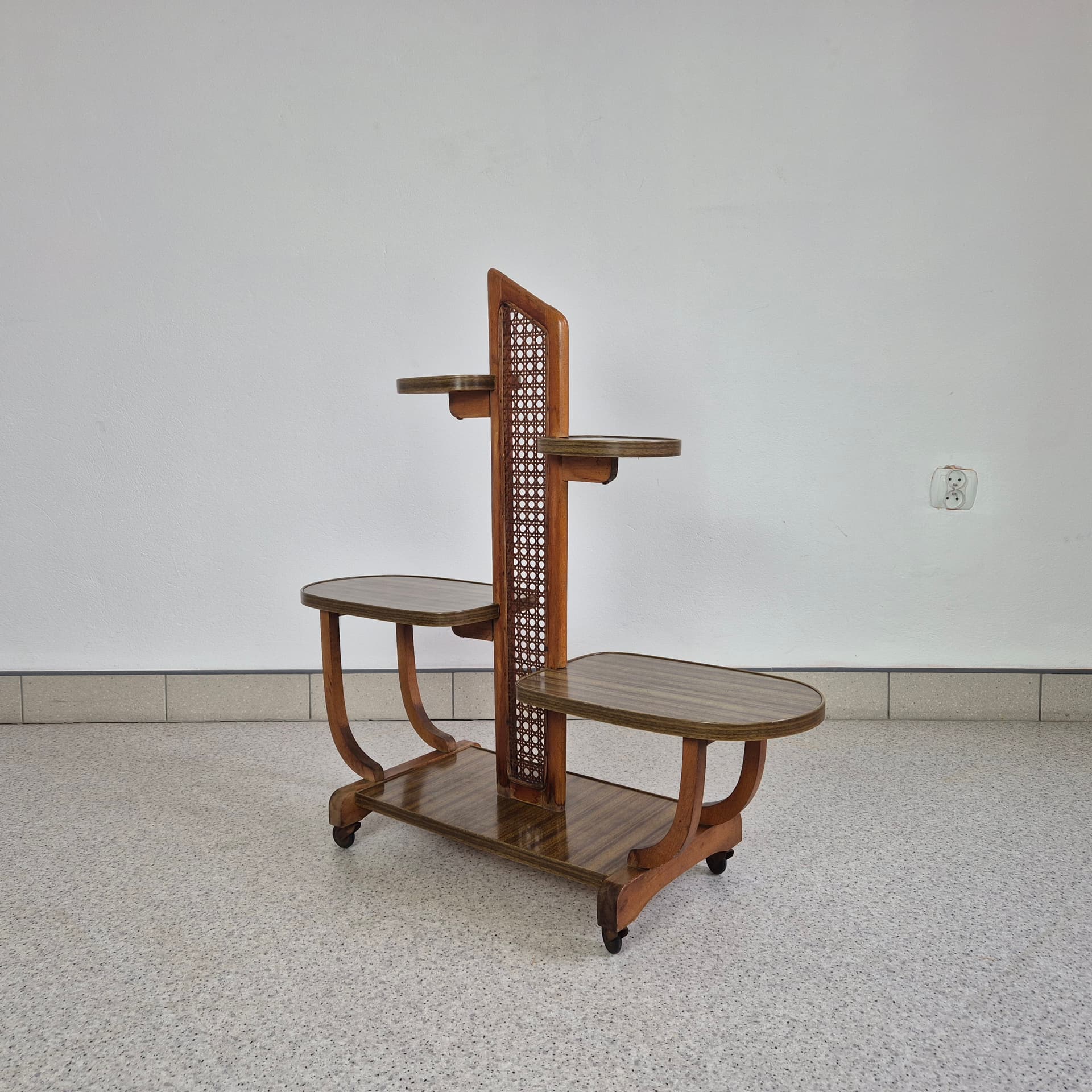 Kwietnik piętrowy, plecionka wiedeńska brąz, drewno, Niemcy, lata 50. - 243266