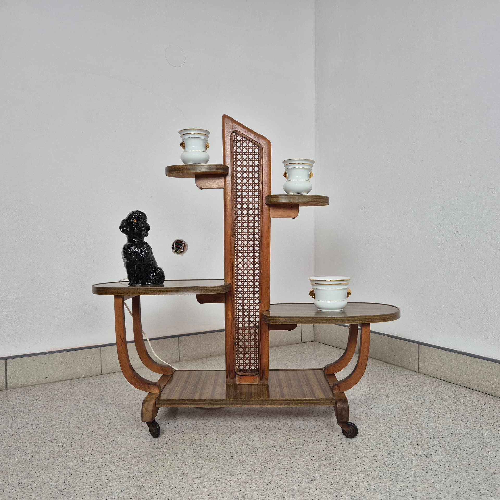 Kwietnik piętrowy, plecionka wiedeńska brąz, drewno, Niemcy, lata 50. - 243265