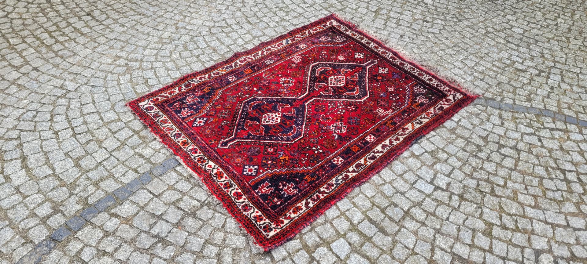 Dywan Kaszkaj, 117x162cm, czerwony, wełna, Iran, lata 60. - 243386