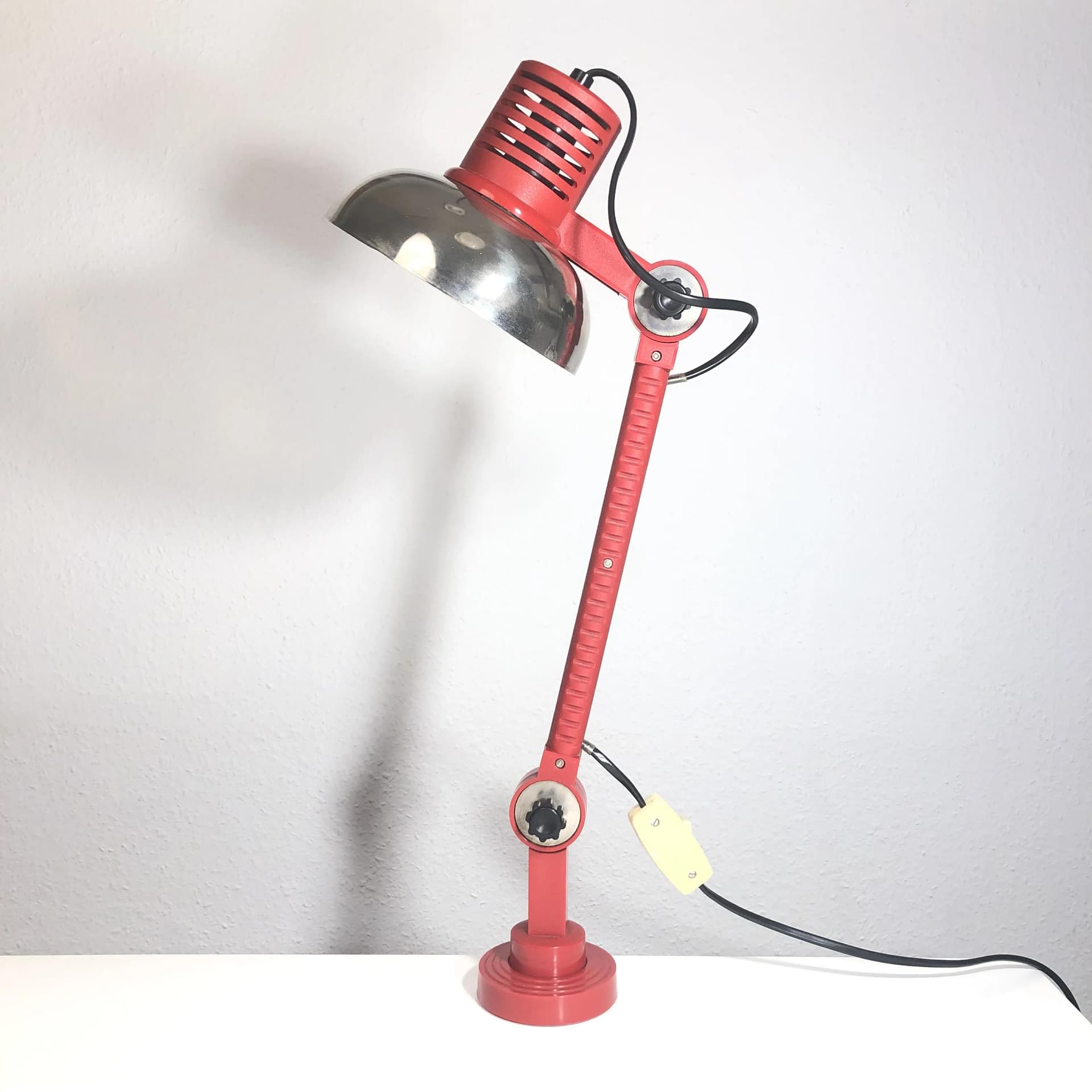 Lampa biurkowa, czerwona, plastik chromowany metal, Polamp, Polska, lata 80. - 18035