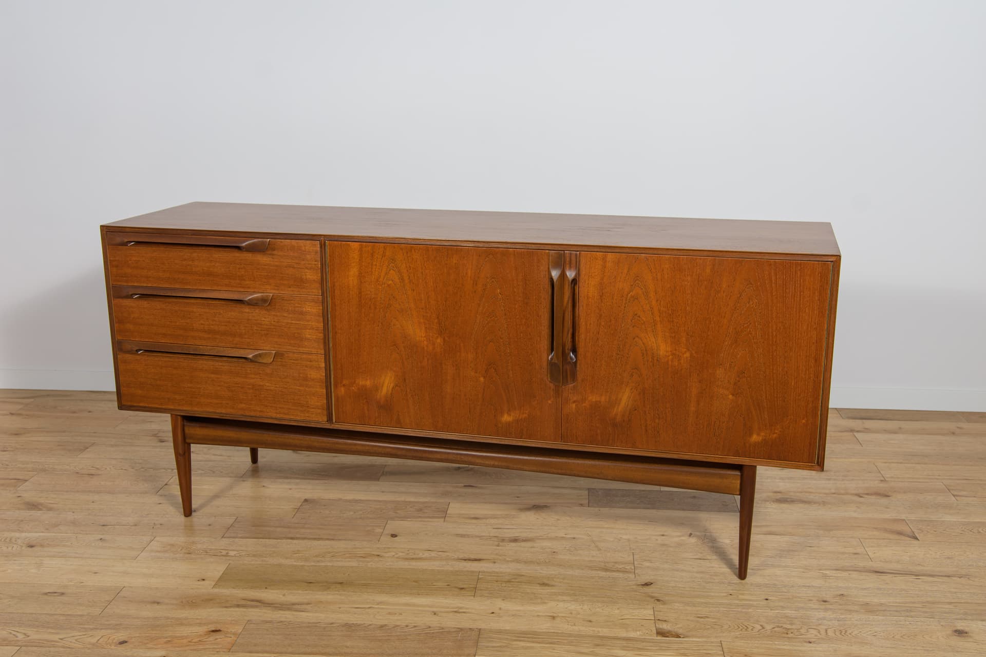 Komoda, teak brązowy, McIntosh, Wielka Brytania, lata 60. - 243565