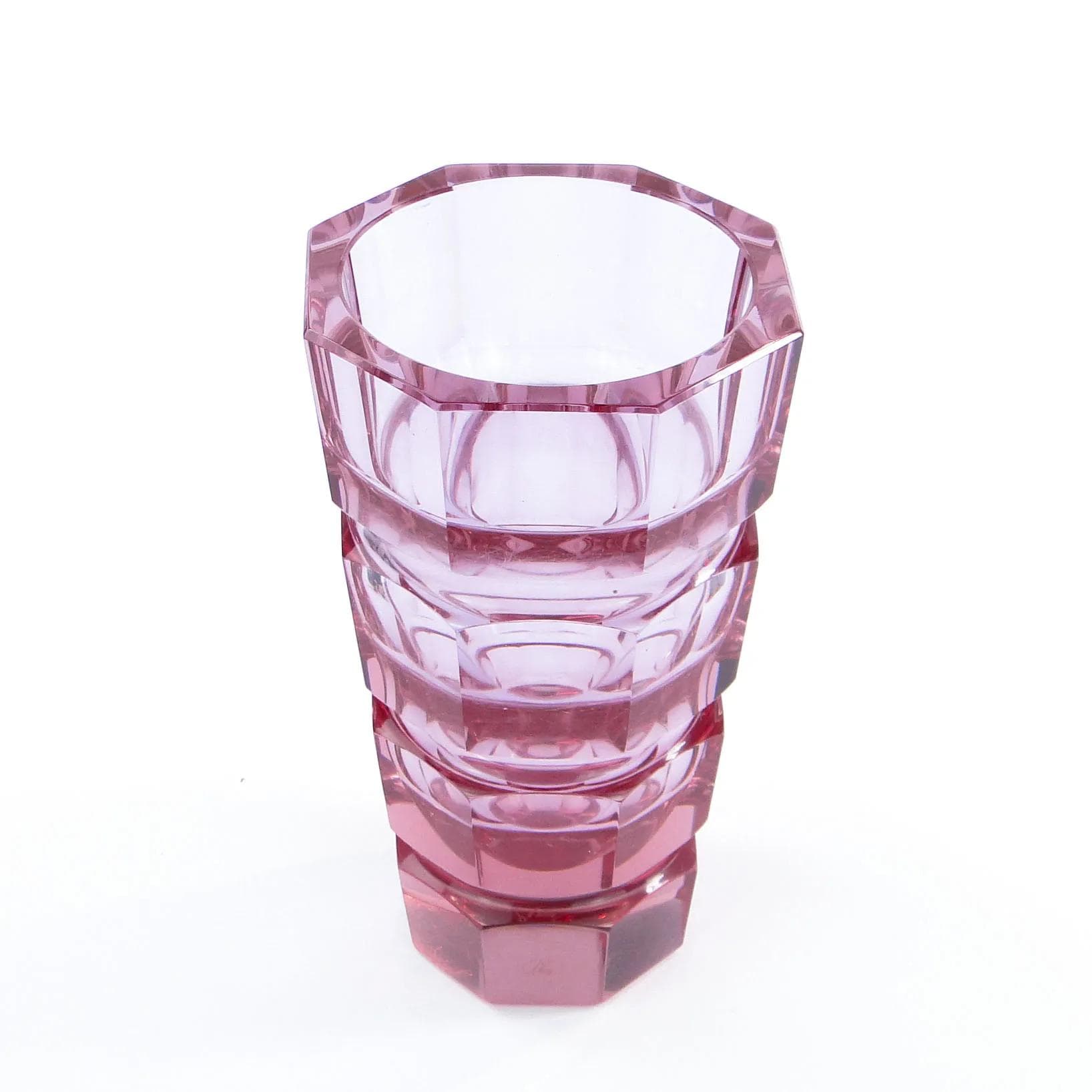 Wazon kryształowy aleksandrytowy, fioletowy, proj. J. Hoffmann, Austria, lata 30. - 18066