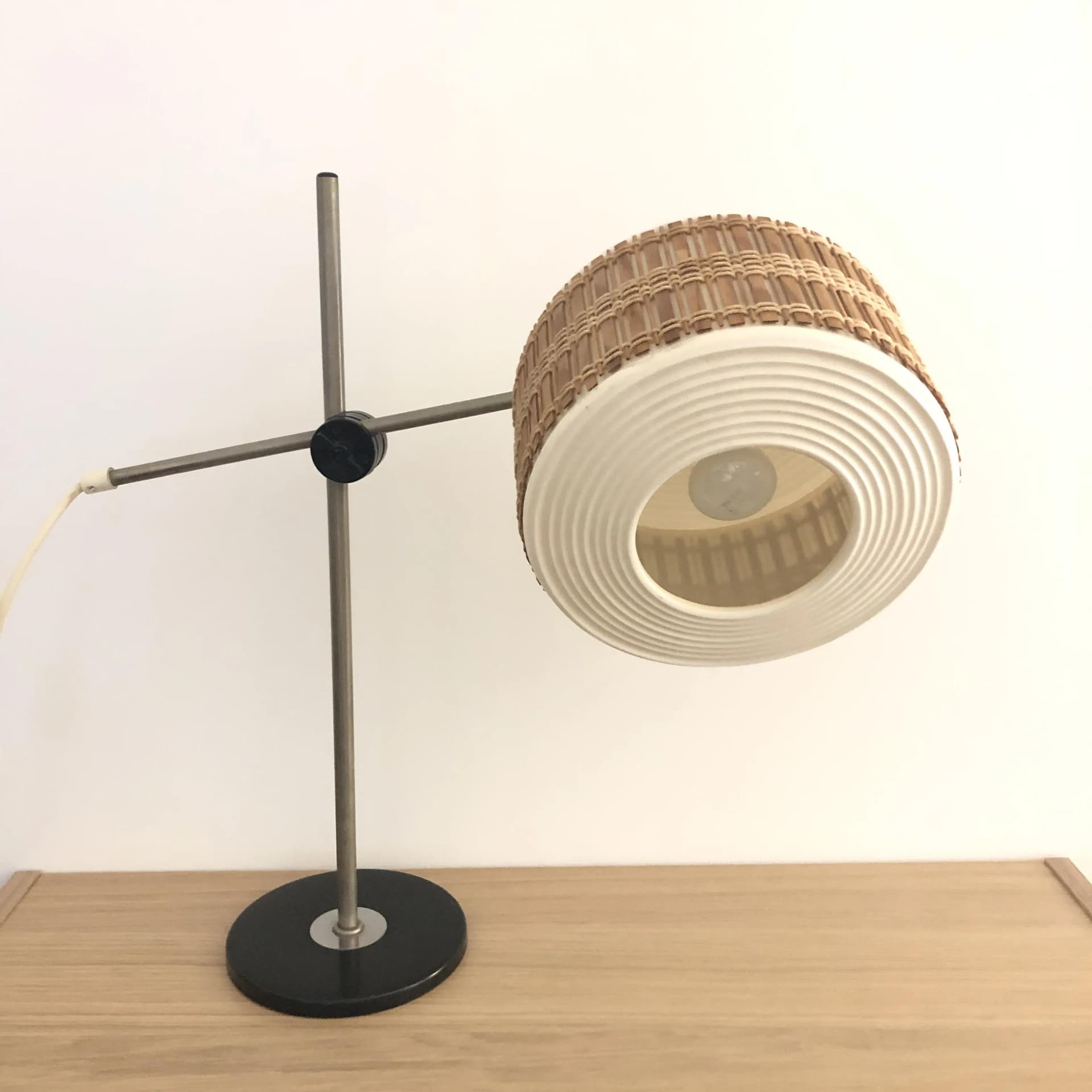 Lampka biurkowa, ivory white, chromowana stal, Niemcy, lata 70. - 18171