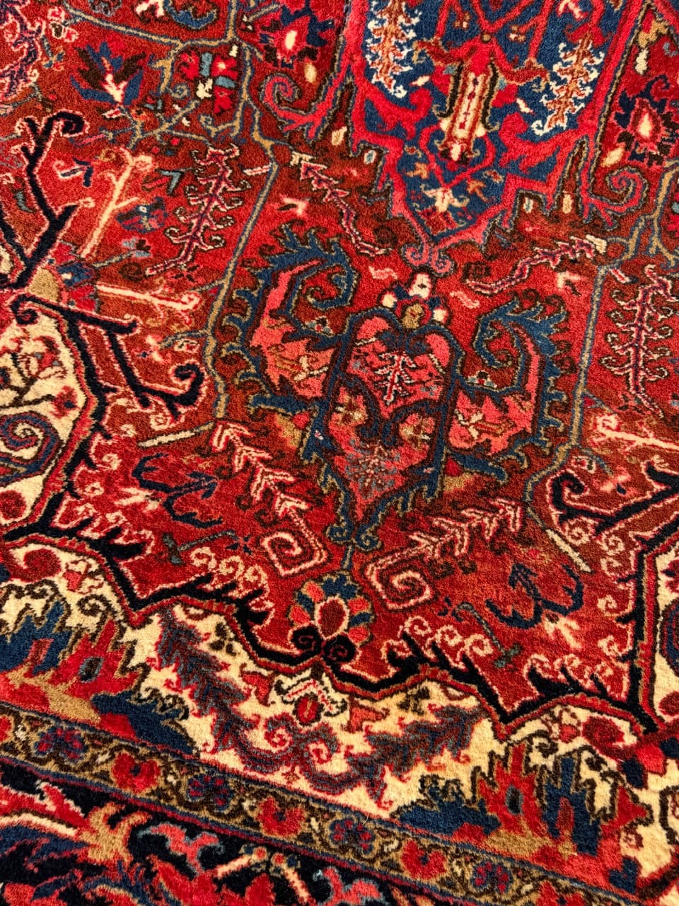 Rug Heriz 350x270 cm, red, wool, Iran, 1980s. - 250333