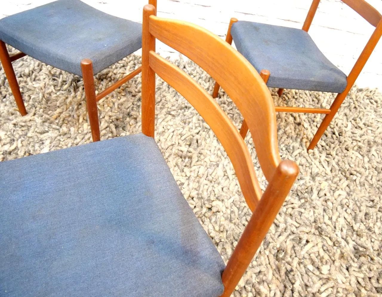 Komplet trzech krzeseł, teak brązowy, proj. C. Ekström, A. Johansson & S. Hyssna, Szwecja, lata 70. - 18495