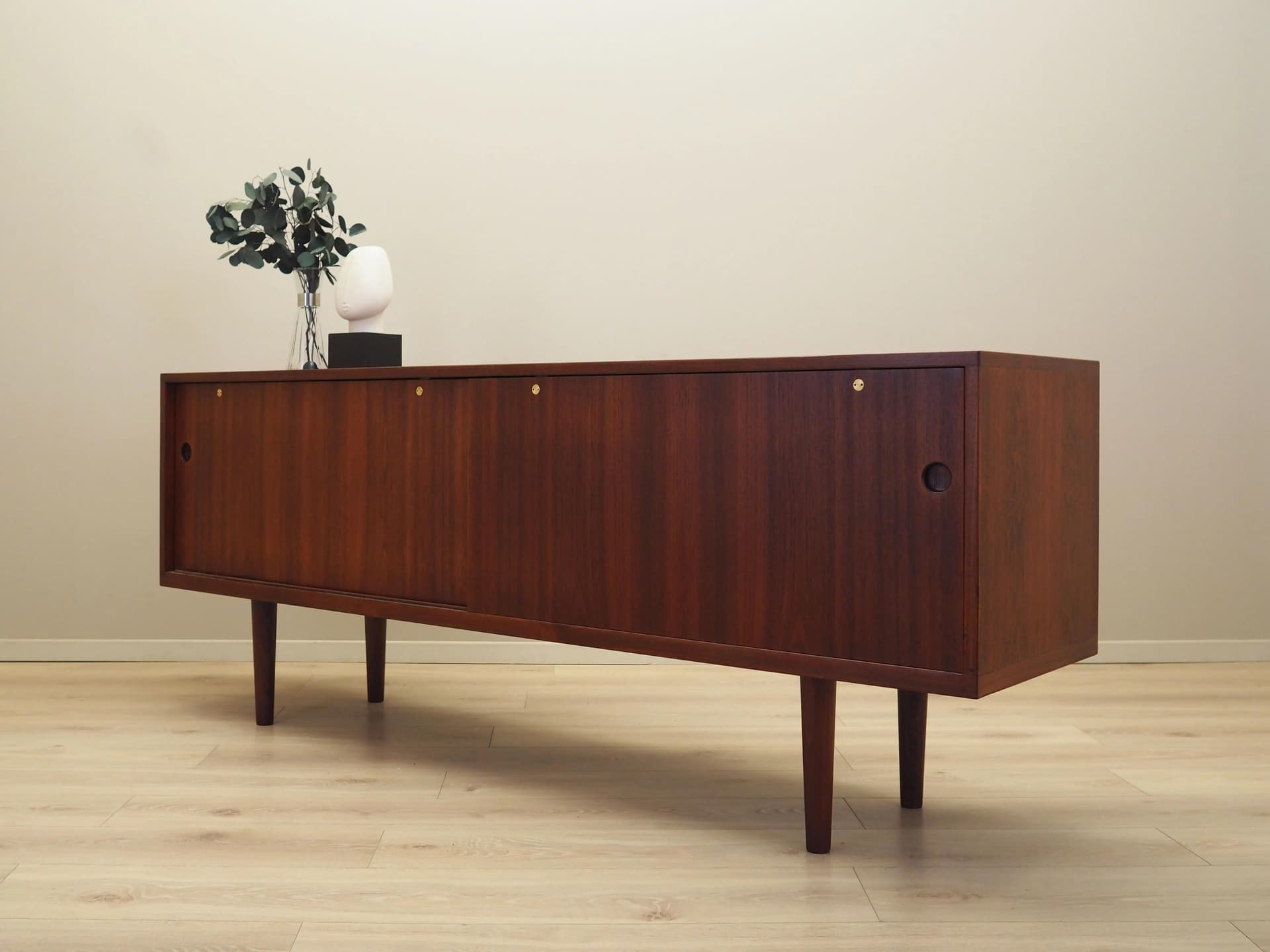 Sideboard RY 26, teak brązowy ciemny, proj. H. J. Wegner, Ry Møbler, Dania, lata 60. - 18273