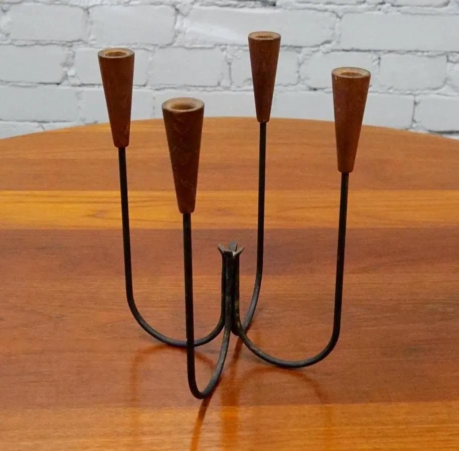Tekowy, metalowy świecznik czteroramienny, Dania, lata 50. - 18767