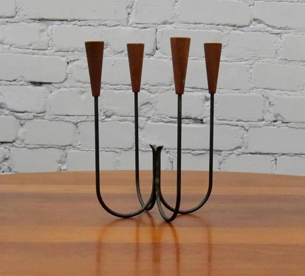 Tekowy, metalowy świecznik czteroramienny, Dania, lata 50. - 18769