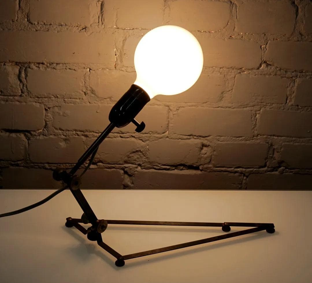 Lampa stołowa industrialna, czarny bakelit, metal, mosiądz, Polska, lata 40. - 18752