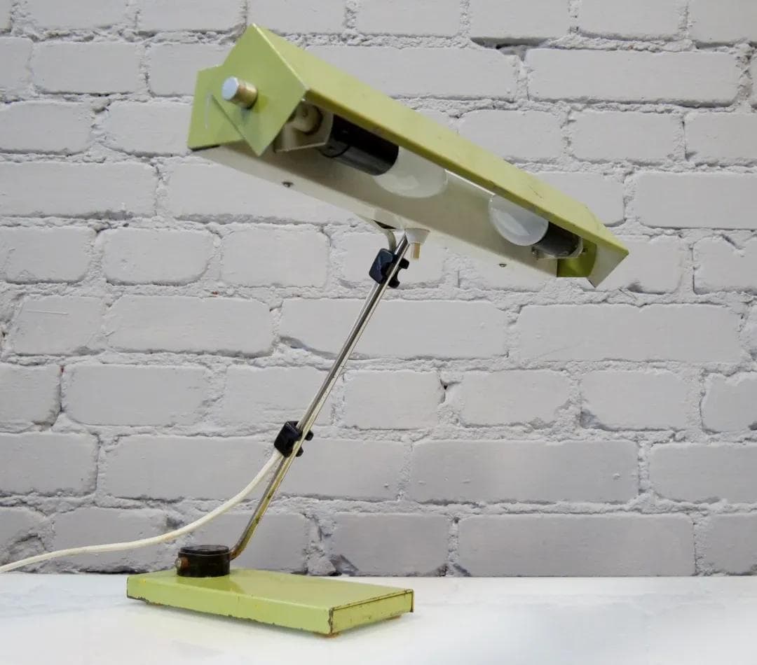 Desk lamp, olive, metal, by K. Musinowski, East Germany, 1970s. - 18906
