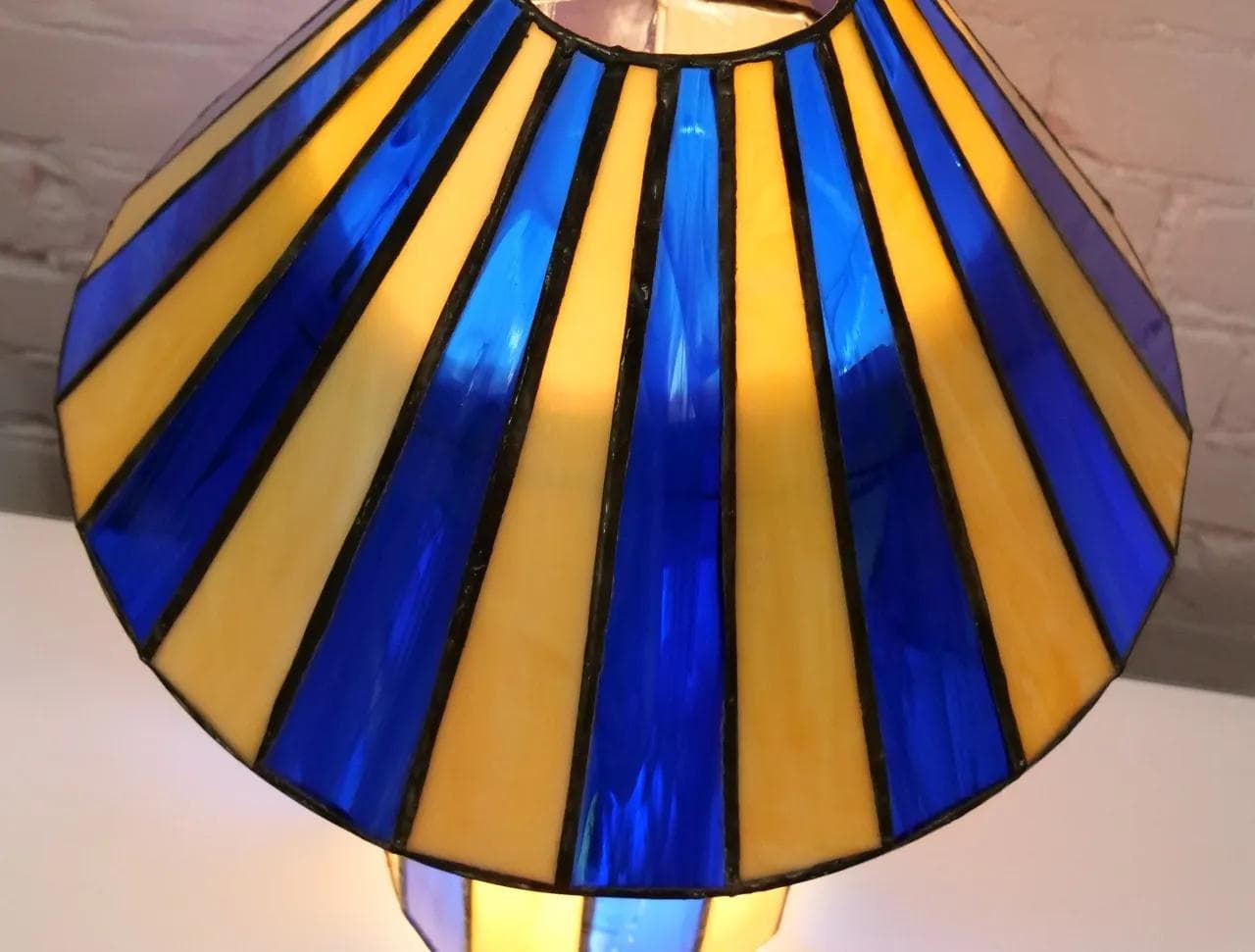 Lampa stołowa witrażowa, multikolor, szkło, Francja, lata 70. - 18885