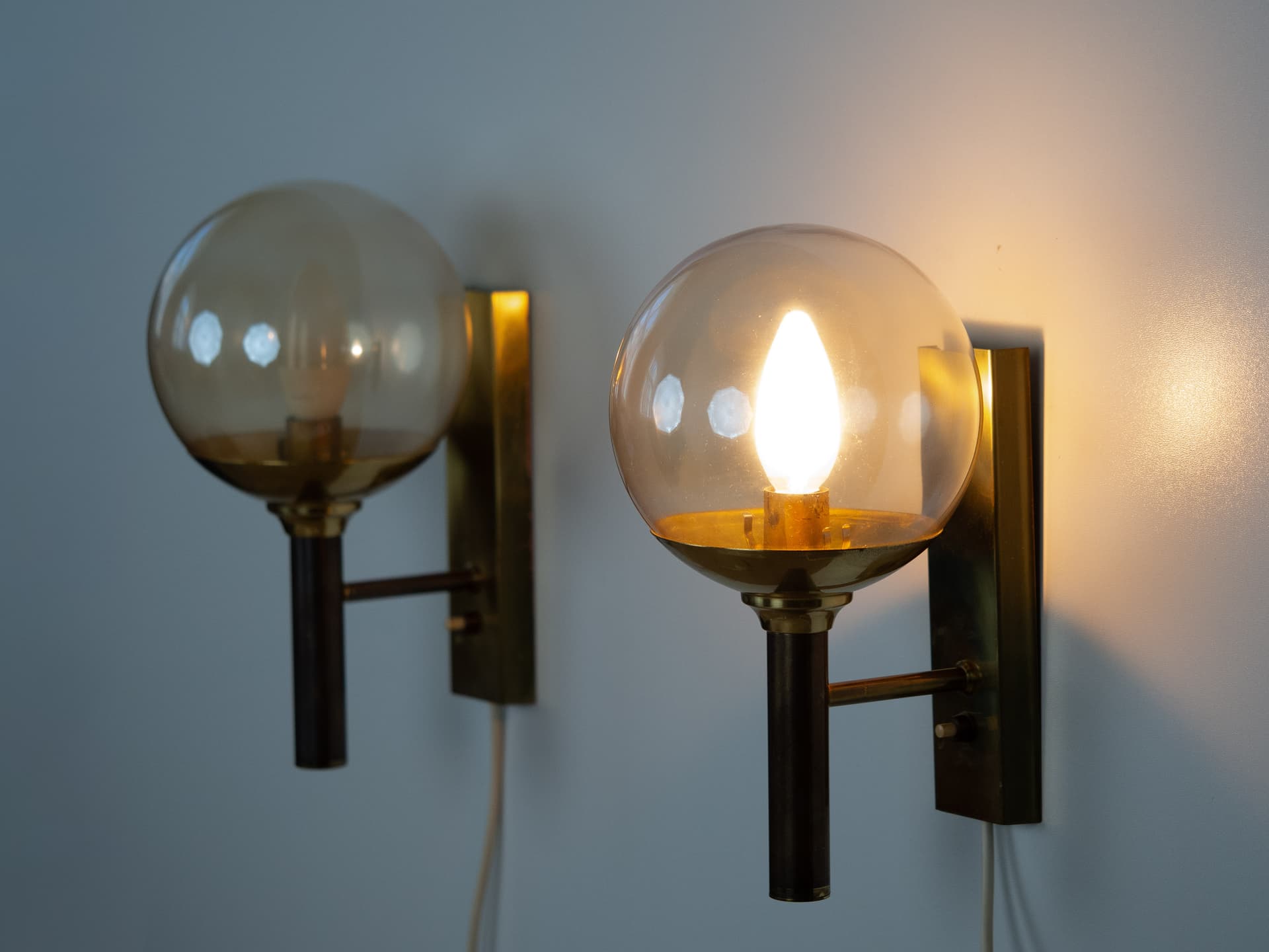 Pair of wall sconces, gold brass, transparent glass, by J. Hammerborg, Fog & Mørup, Sweden, 1960s. - 258236